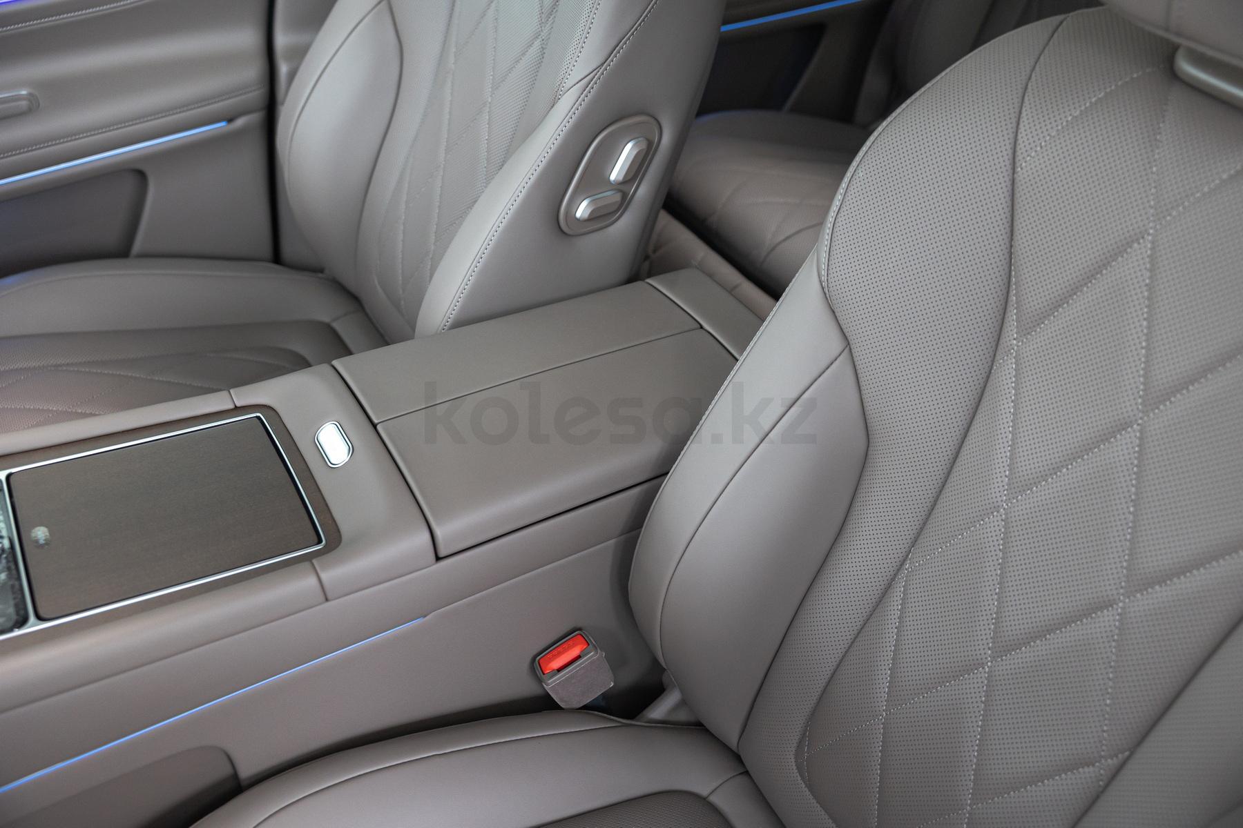 AITO M9 SUV 2023 - н.в. года от 39 000 000 тенге