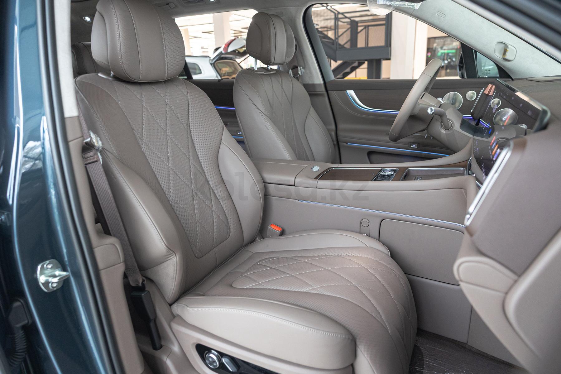 AITO M9 SUV 2023 - н.в. года от 39 000 000 тенге