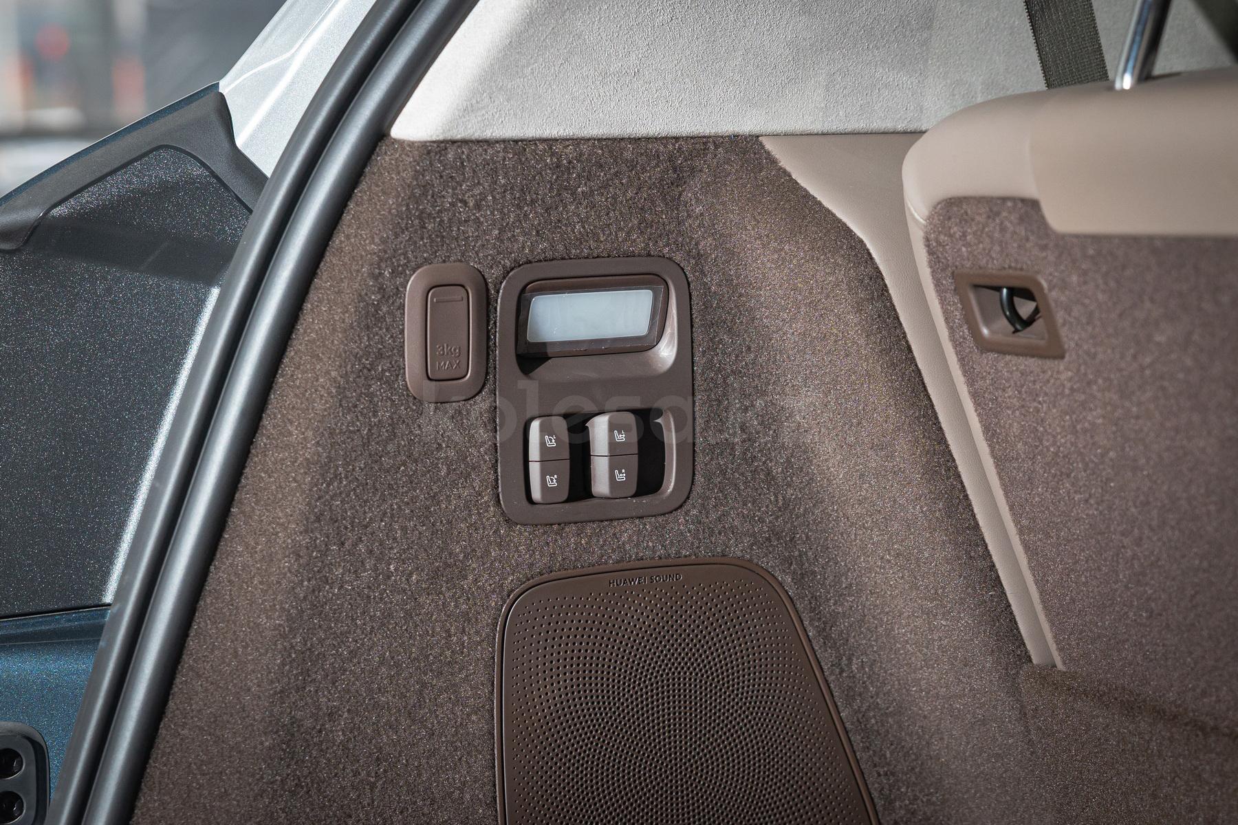 AITO M9 SUV 2023 - н.в. года от 39 000 000 тенге