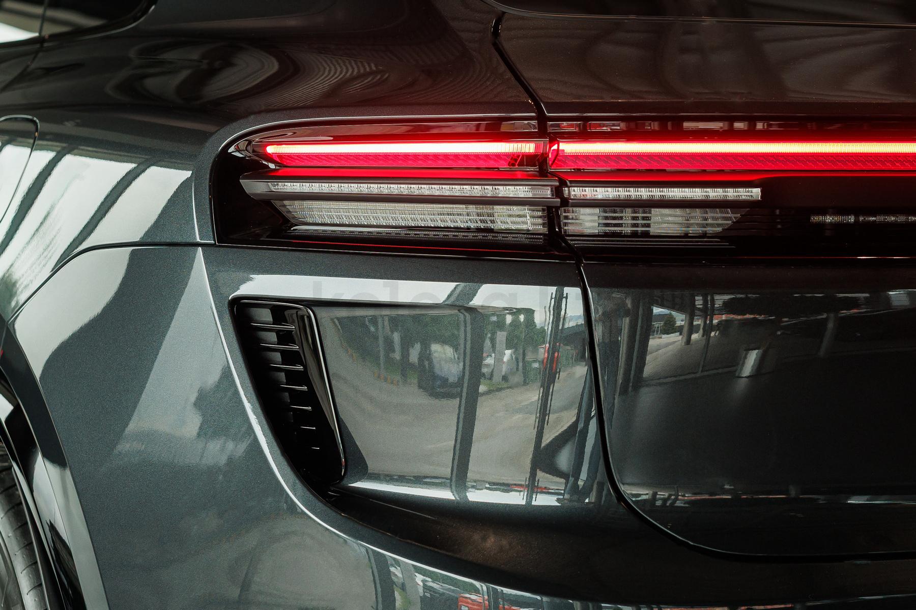 Porsche Macan EV SUV 2024 - н.в. года от 63 000 000 тенге