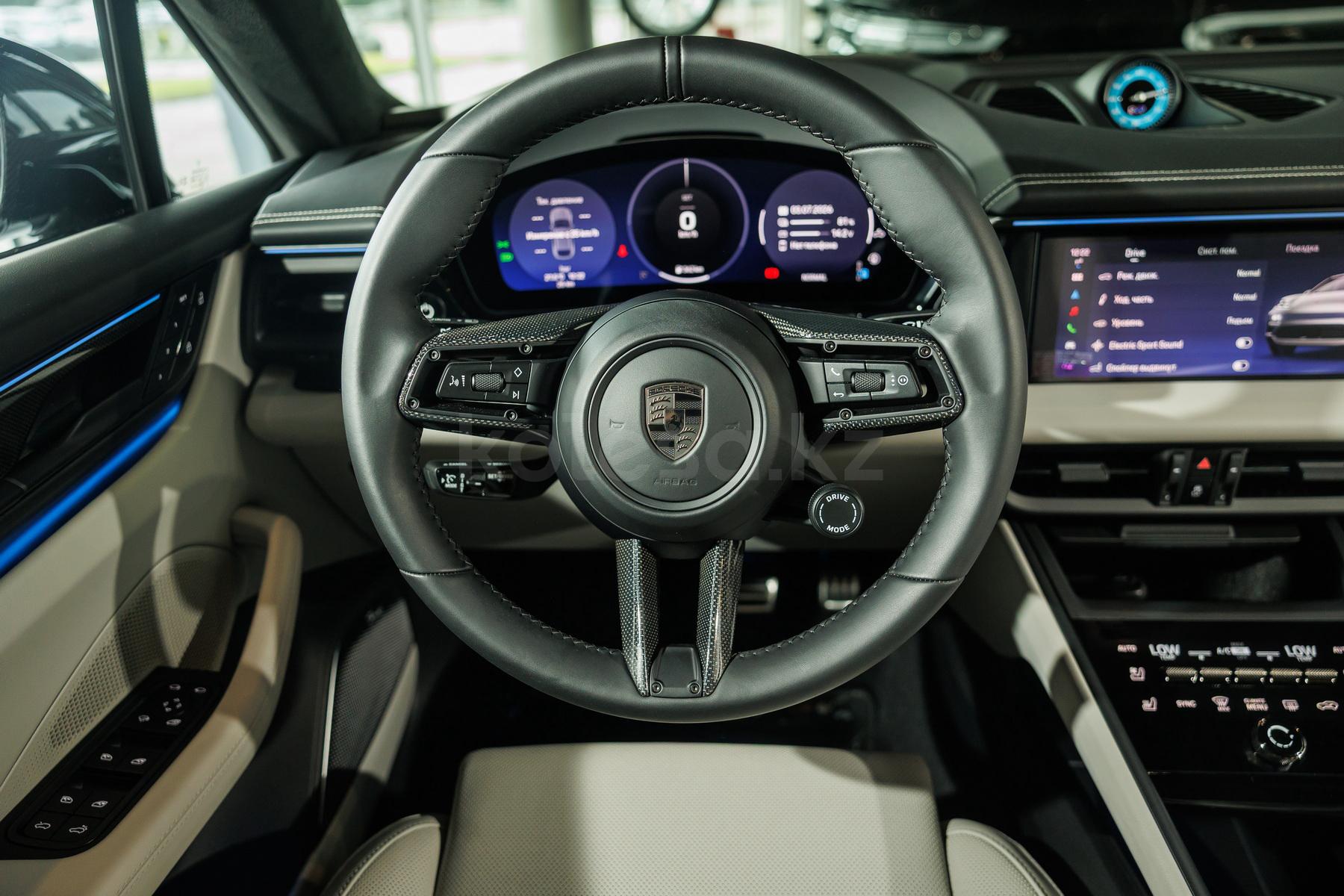 Porsche Macan EV SUV 2024 - н.в. года от 63 000 000 тенге