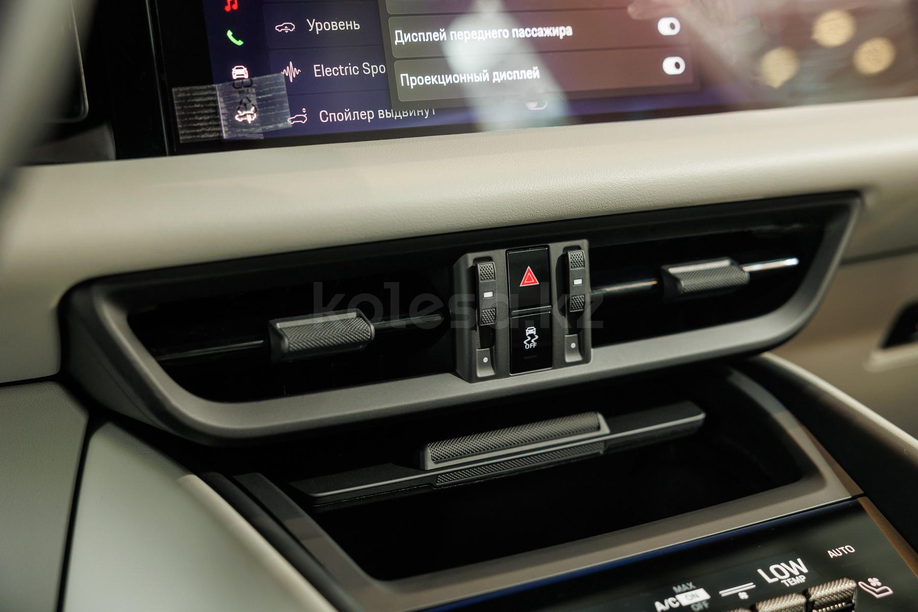 Porsche Macan EV SUV 2024 - н.в. года от 63 000 000 тенге