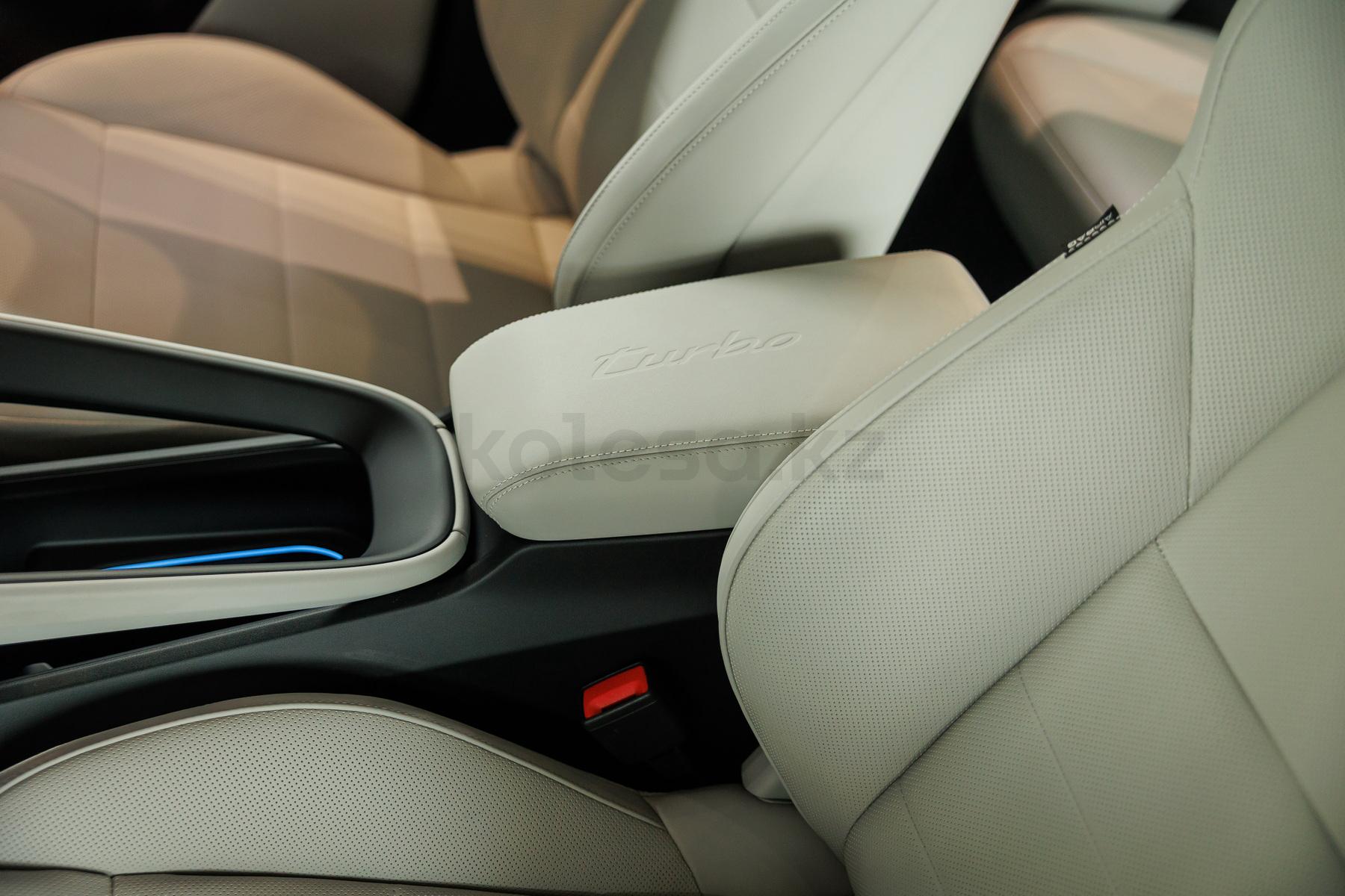Porsche Macan EV SUV 2024 - н.в. года от 63 000 000 тенге