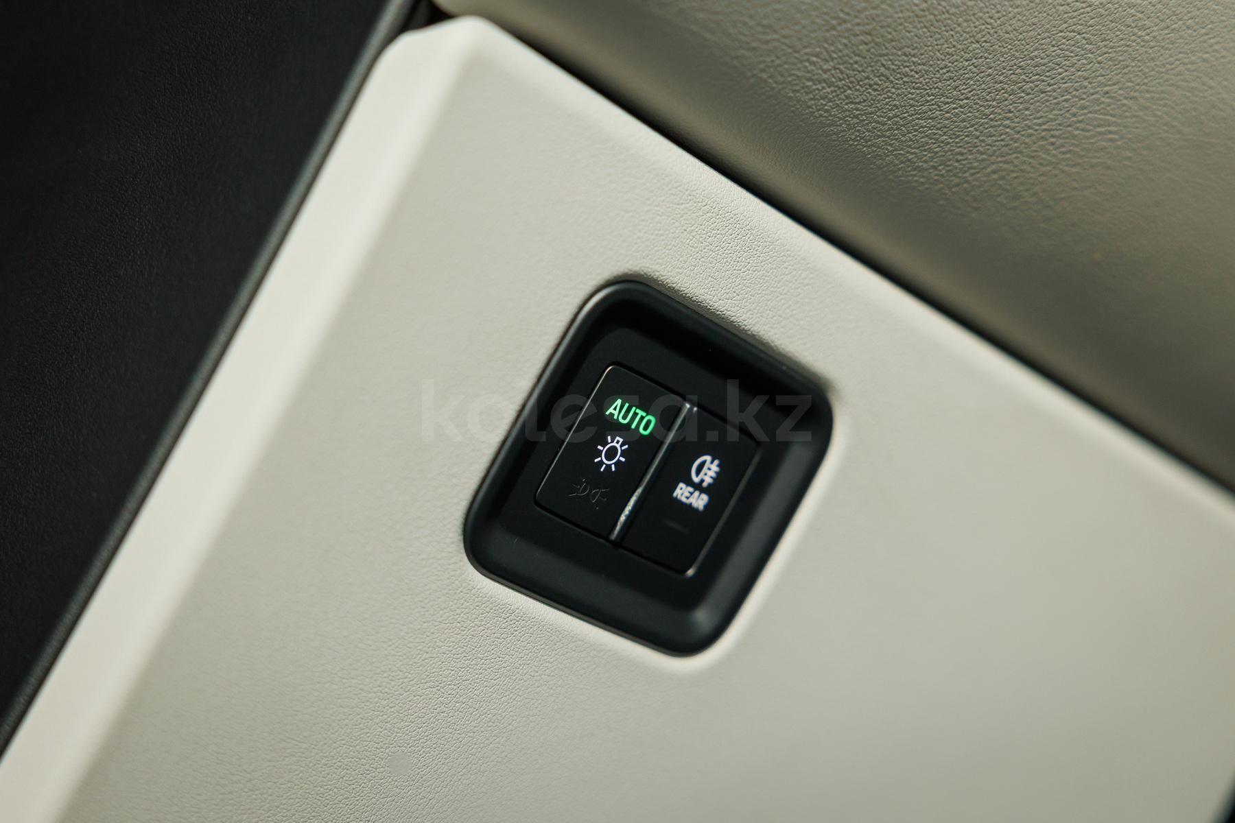 Porsche Macan EV SUV 2024 - н.в. года от 63 000 000 тенге