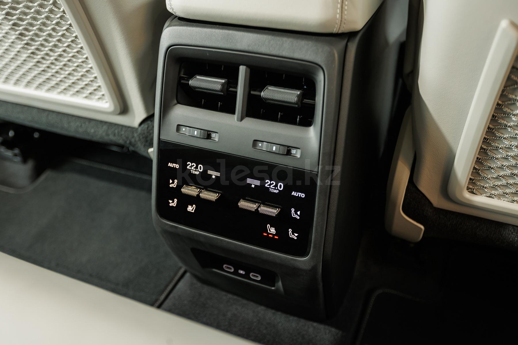 Porsche Macan EV SUV 2024 - н.в. года от 63 000 000 тенге
