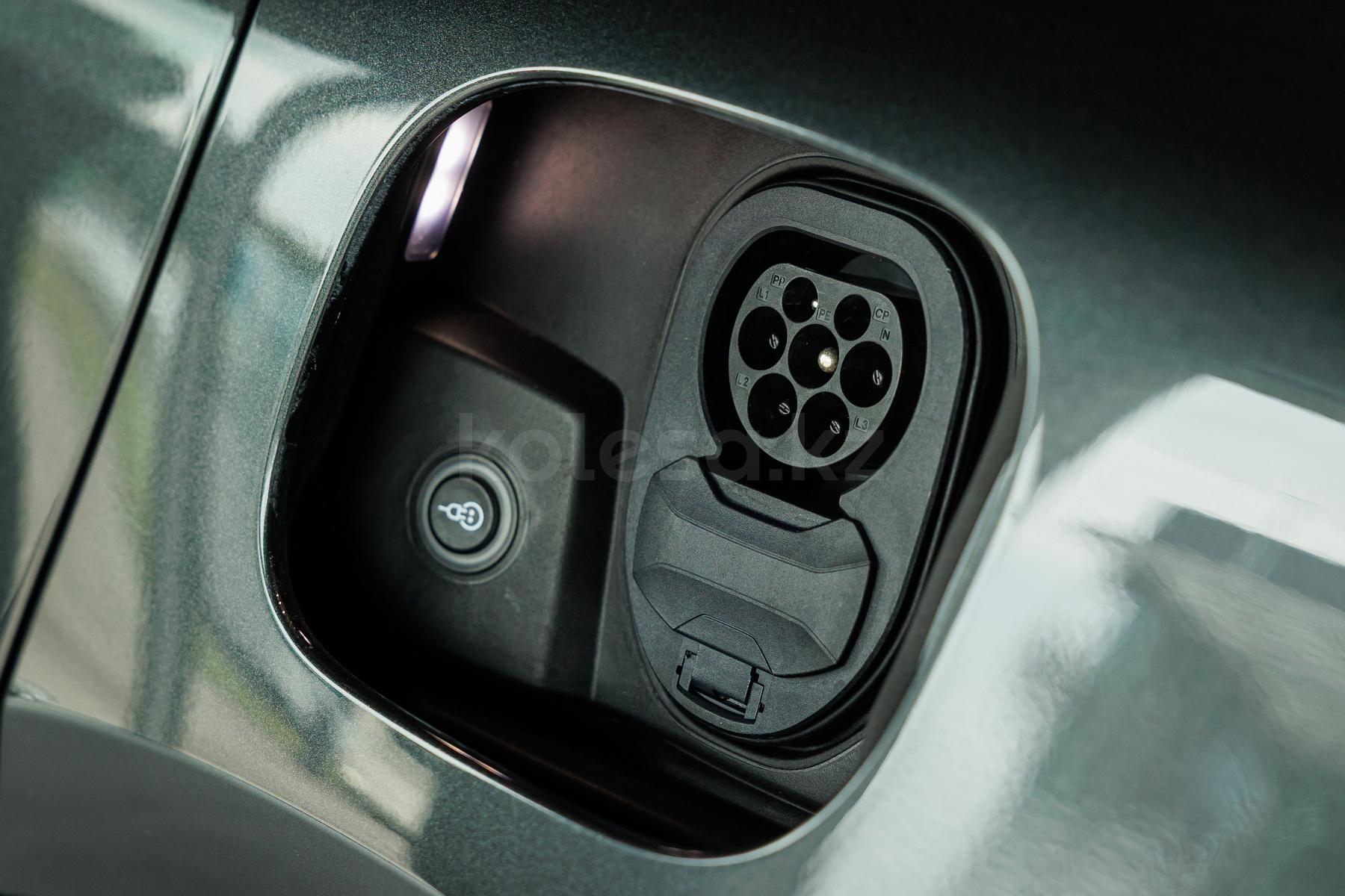 Porsche Macan EV SUV 2024 - н.в. года от 63 000 000 тенге