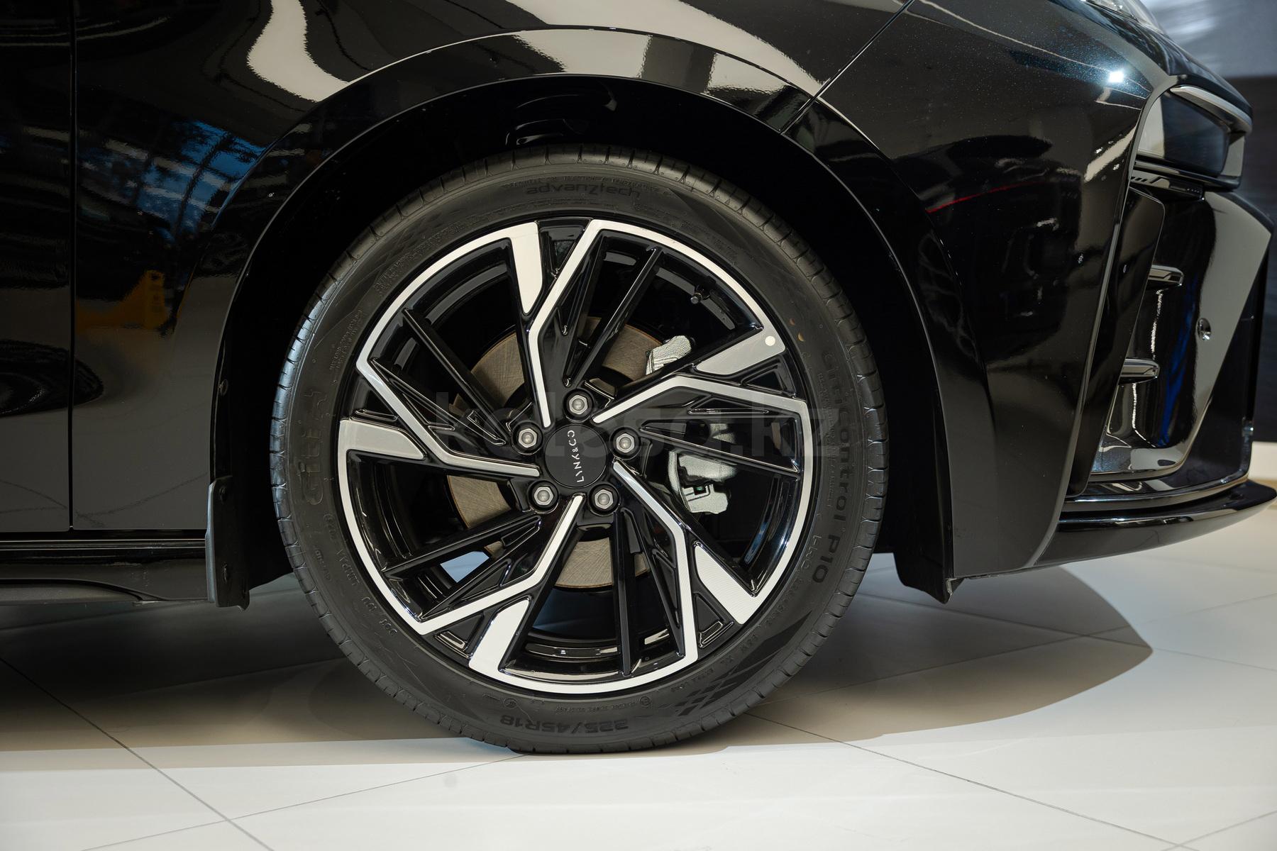 Lynk & Co 03 C 2022 - н.в. года от 13 790 000 тенге