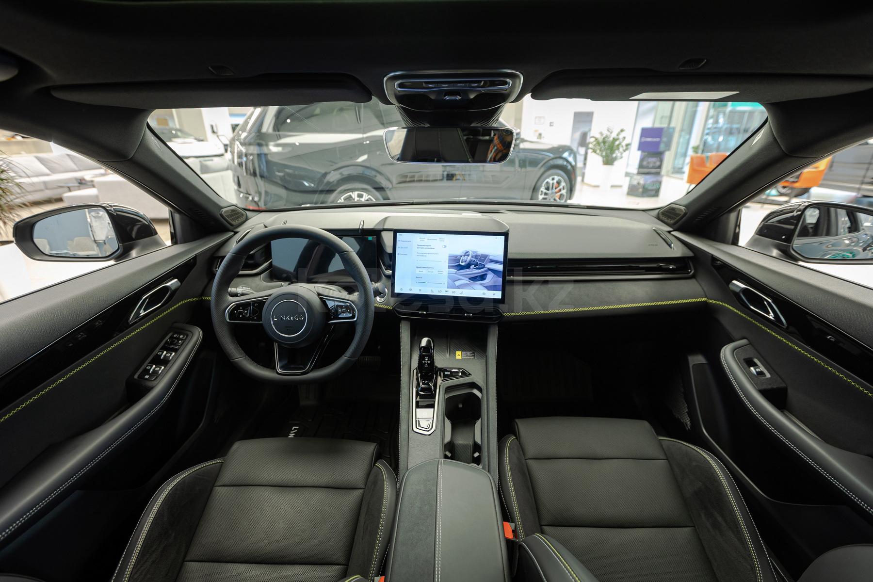 Lynk & Co 03 C 2022 - н.в. года от 13 790 000 тенге