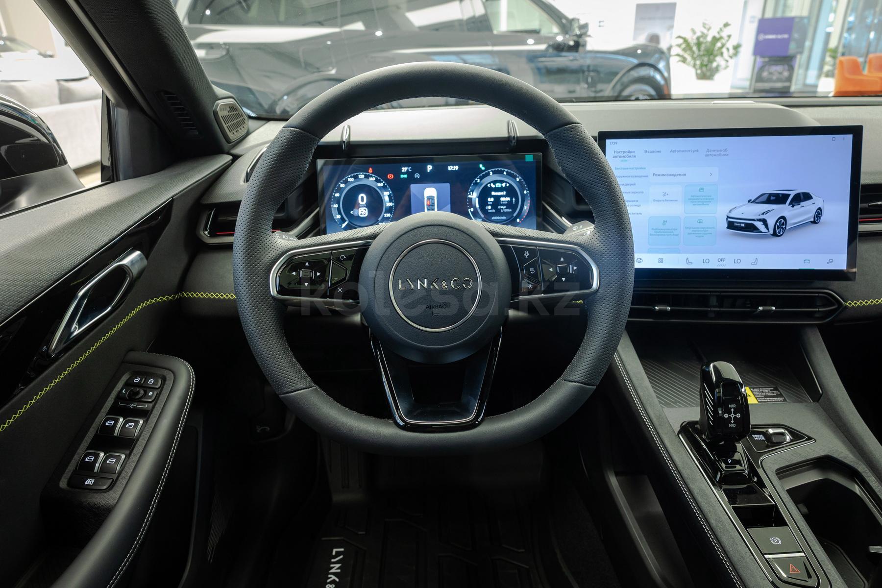 Lynk & Co 03 C 2022 - н.в. года от 13 790 000 тенге