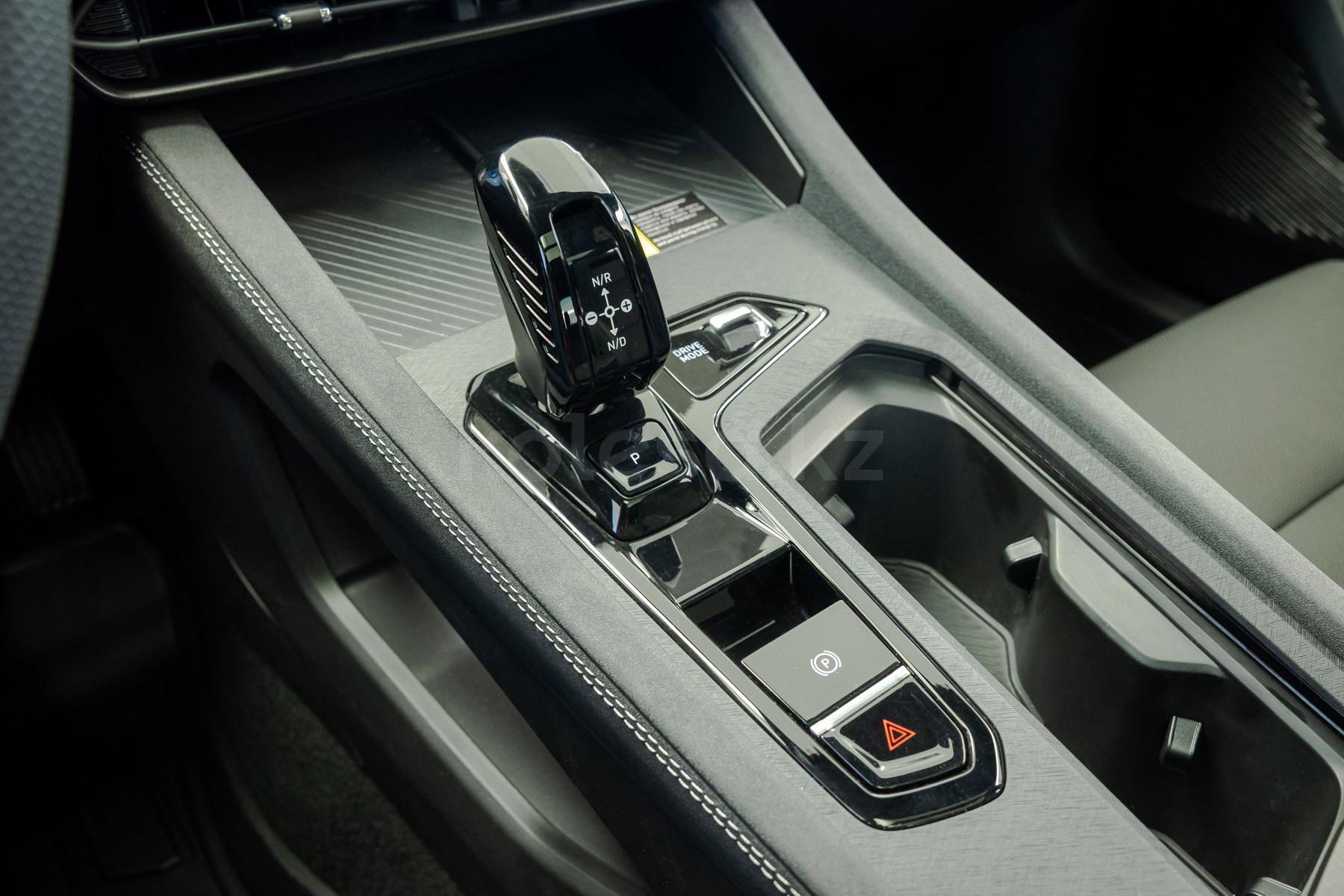 Lynk & Co 03 C 2022 - н.в. года от 13 790 000 тенге