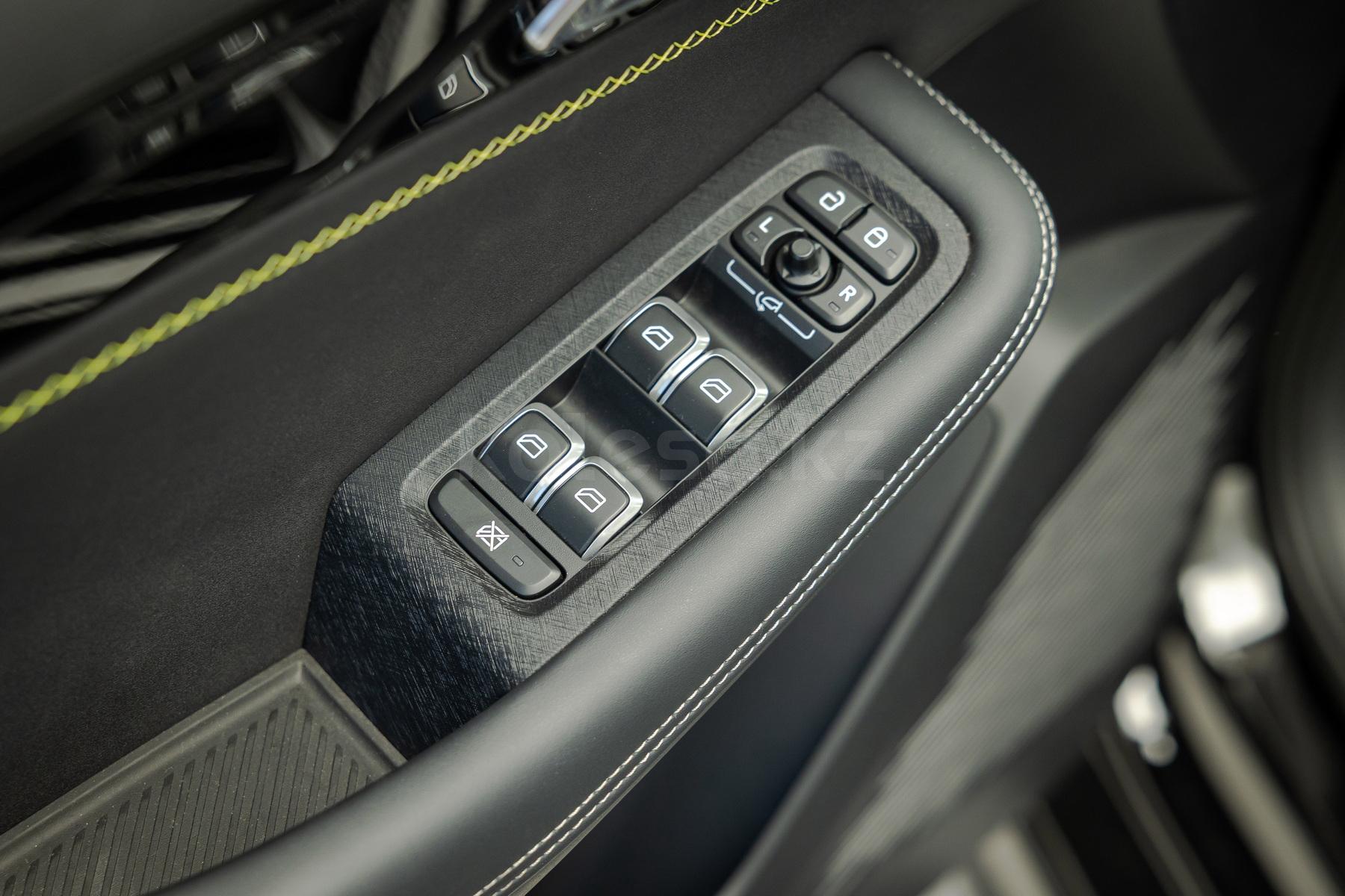 Lynk & Co 03 C 2022 - н.в. года от 13 790 000 тенге