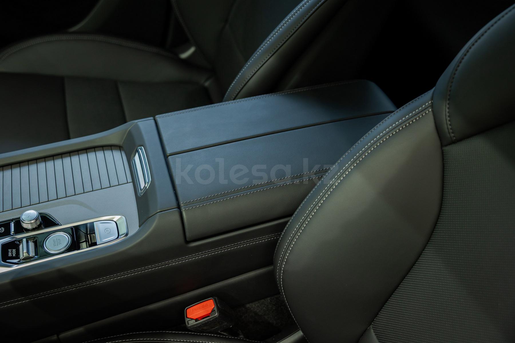 Lynk & Co 09 SUV 2021 - н.в. года от 26 290 000 тенге