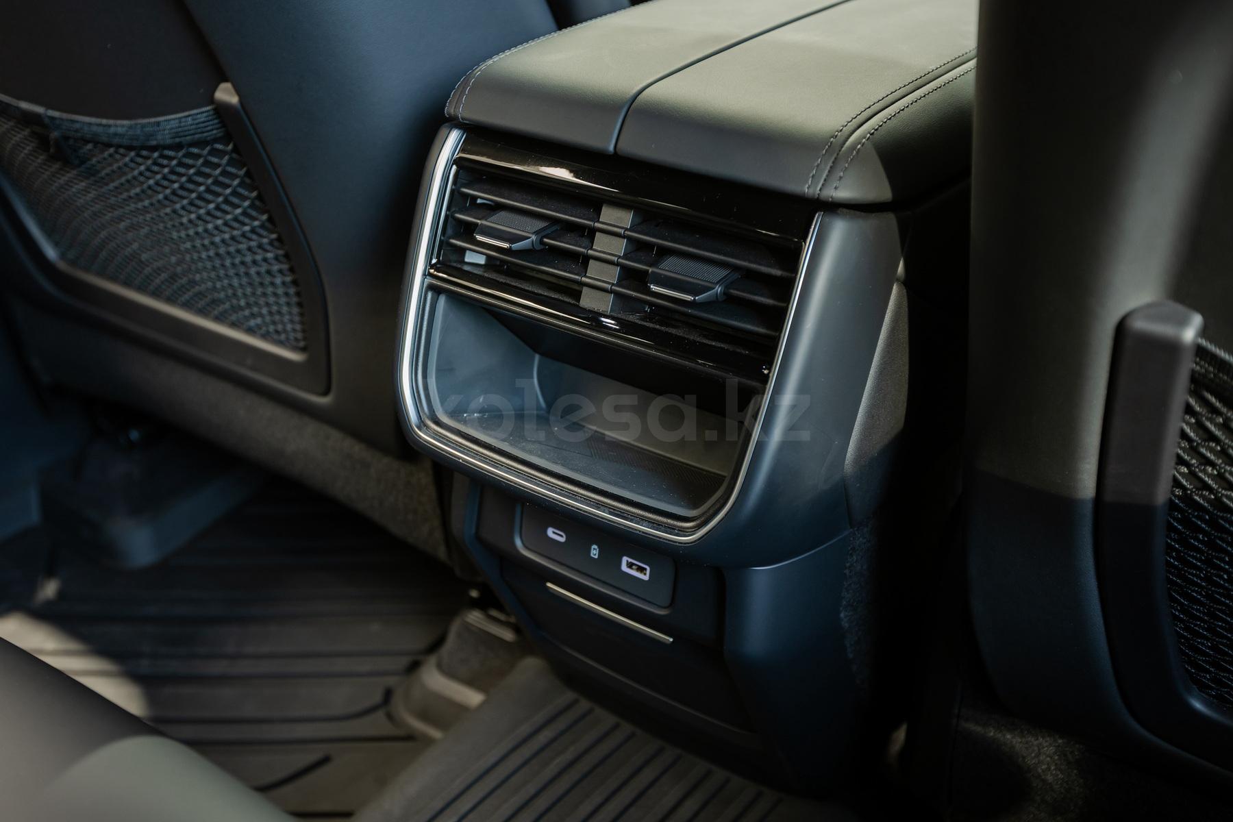 Lynk & Co 09 SUV 2021 - н.в. года от 26 290 000 тенге