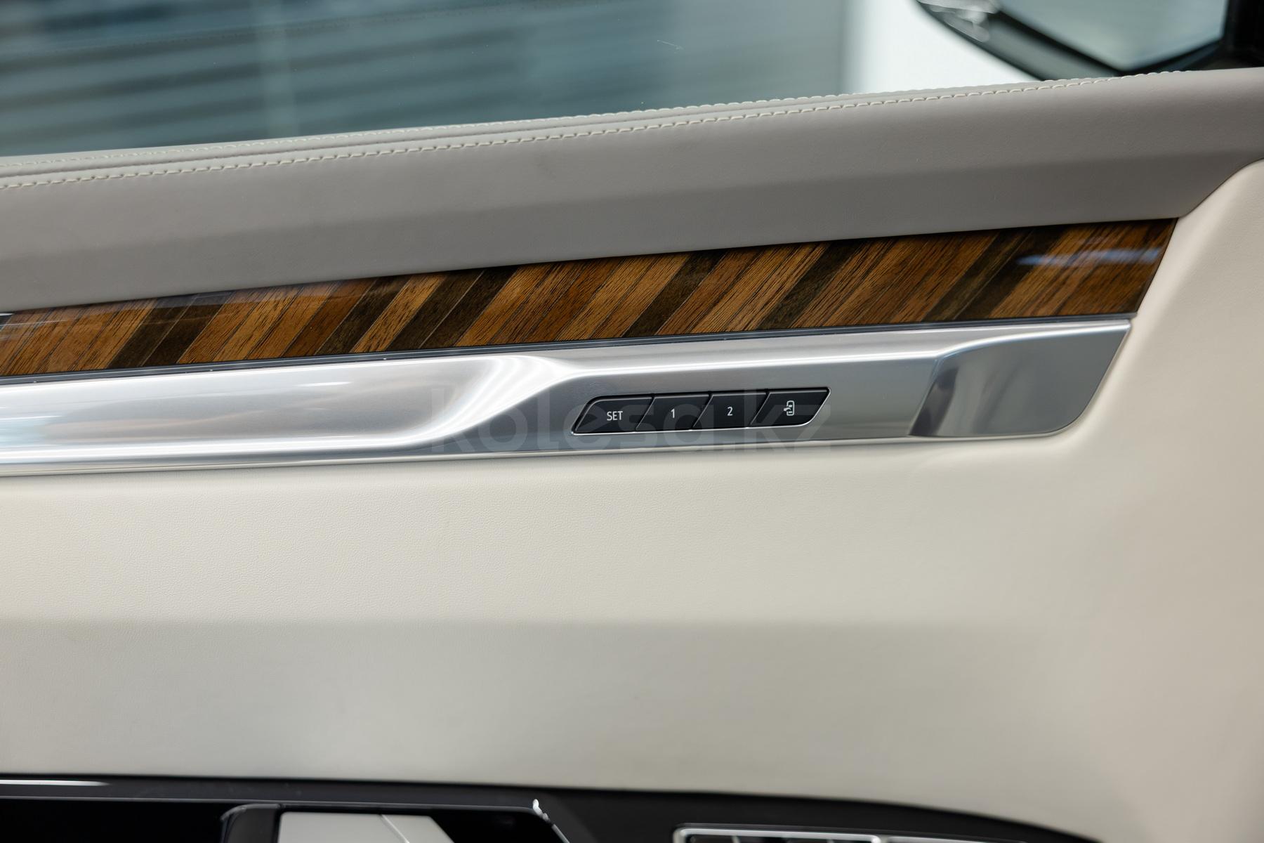 Cadillac Escalade SUV 2024 - н.в. года от 83 500 000 тенге