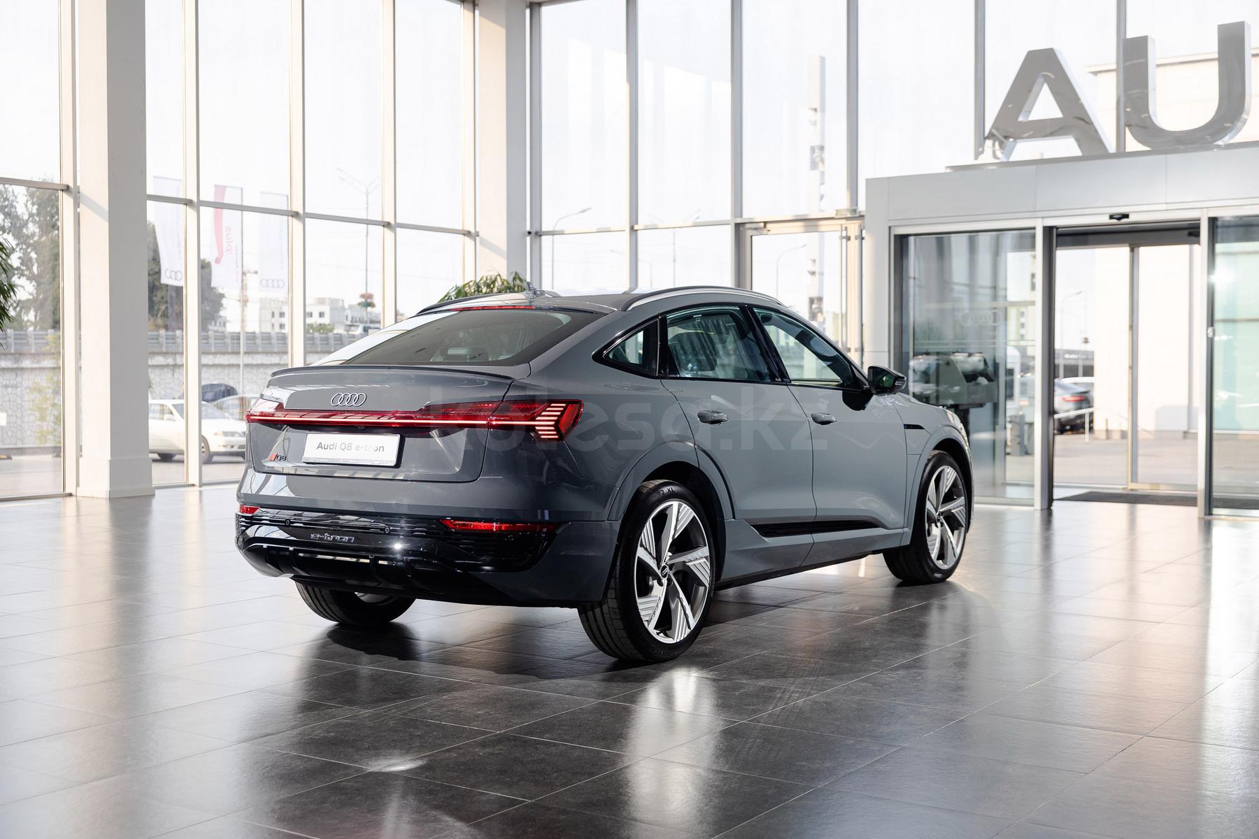 Audi Q8 e-tron SUV 2022 - н.в. года от 34 999 000 тенге