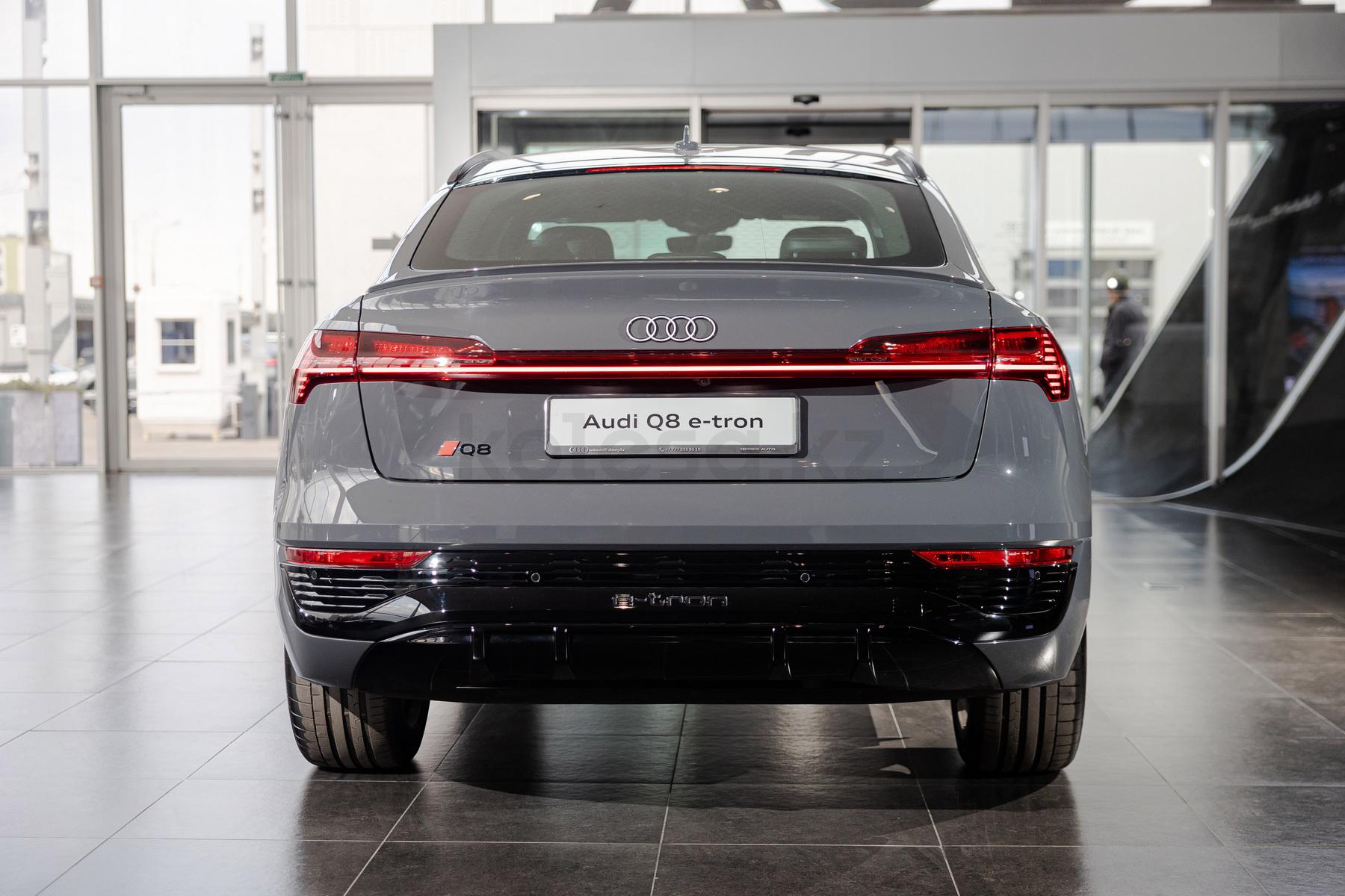 Audi Q8 e-tron SUV 2022 - н.в. года от 34 999 000 тенге