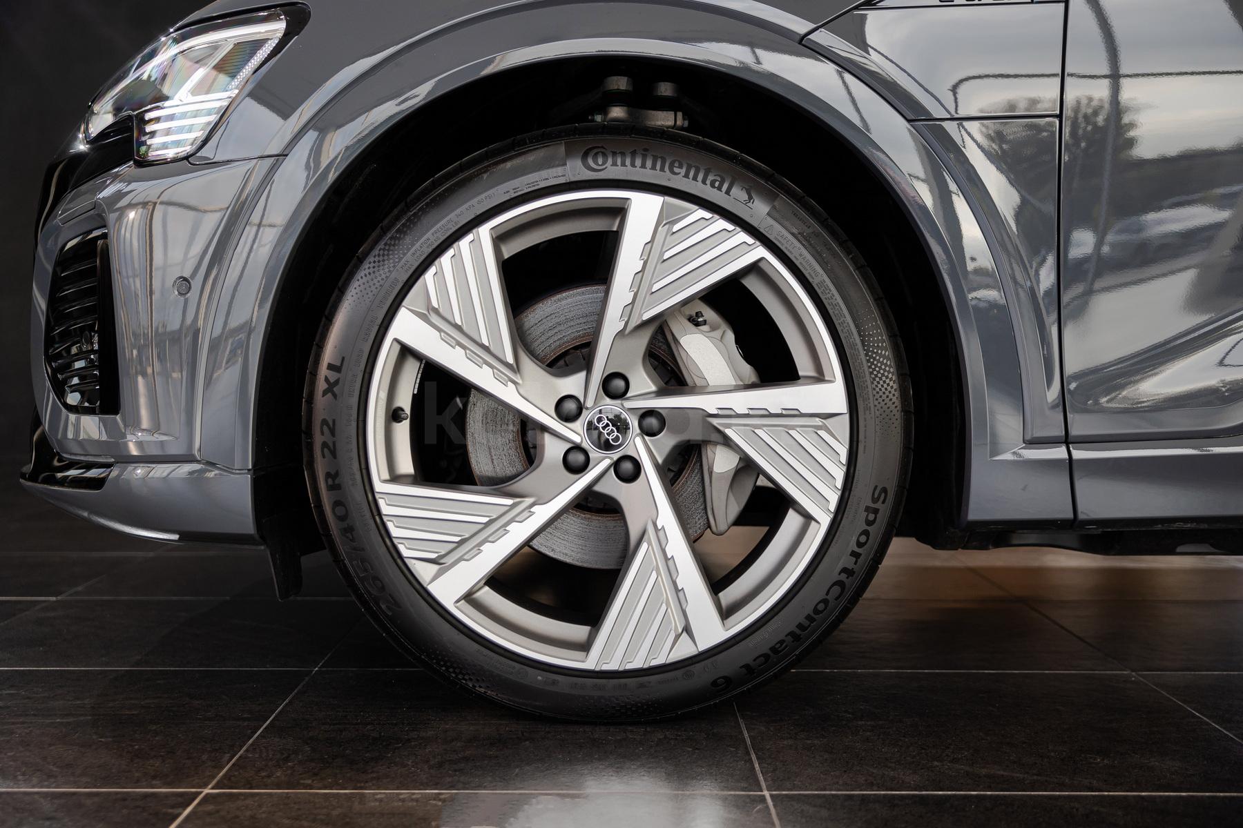 Audi Q8 e-tron SUV 2022 - н.в. года от 34 999 000 тенге