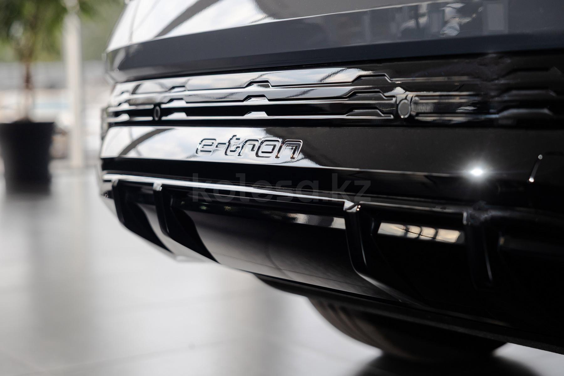 Audi Q8 e-tron SUV 2022 - н.в. года от 34 999 000 тенге