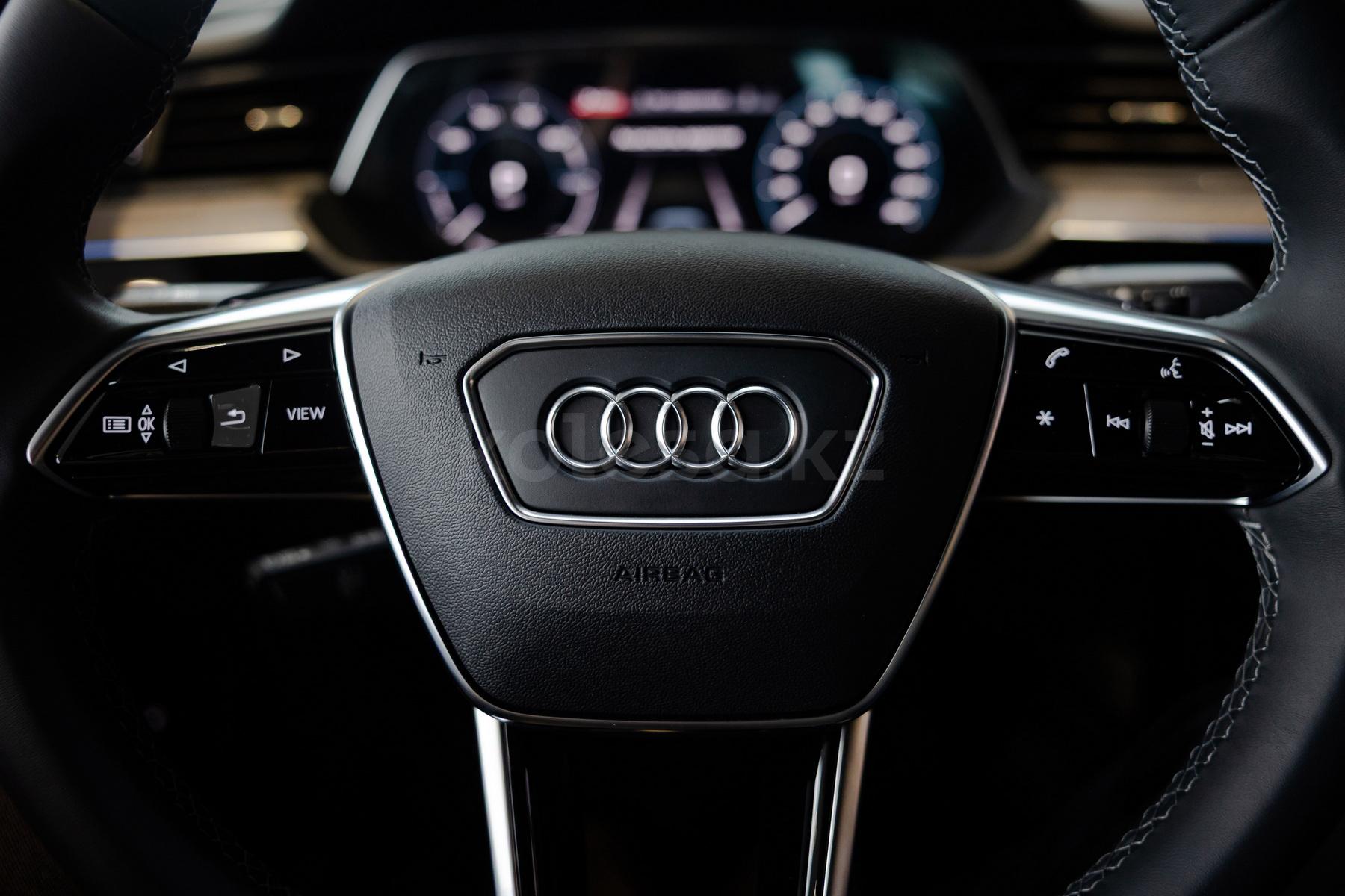 Audi Q8 e-tron SUV 2022 - н.в. года от 34 999 000 тенге