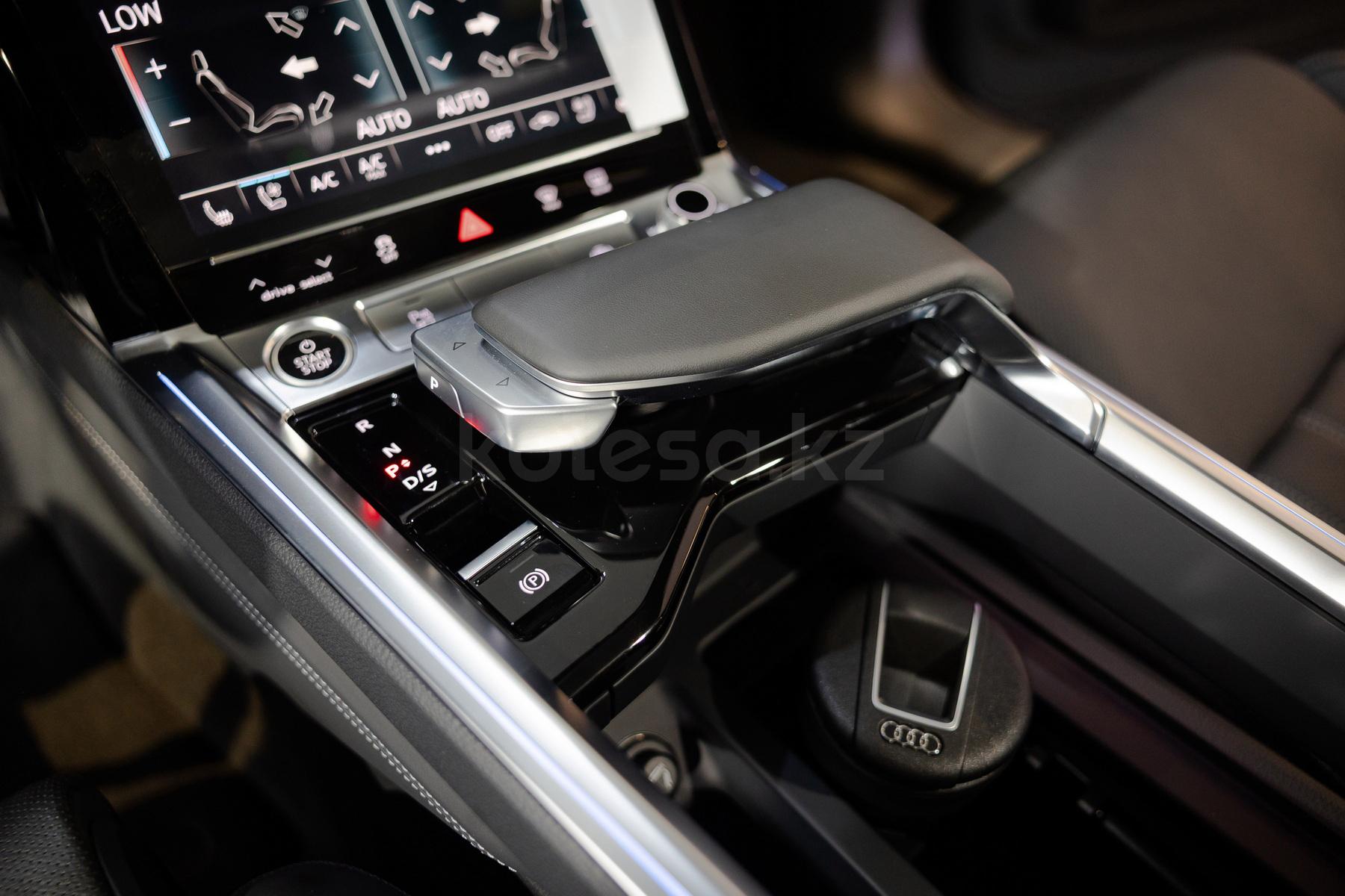 Audi Q8 e-tron SUV 2022 - н.в. года от 34 999 000 тенге