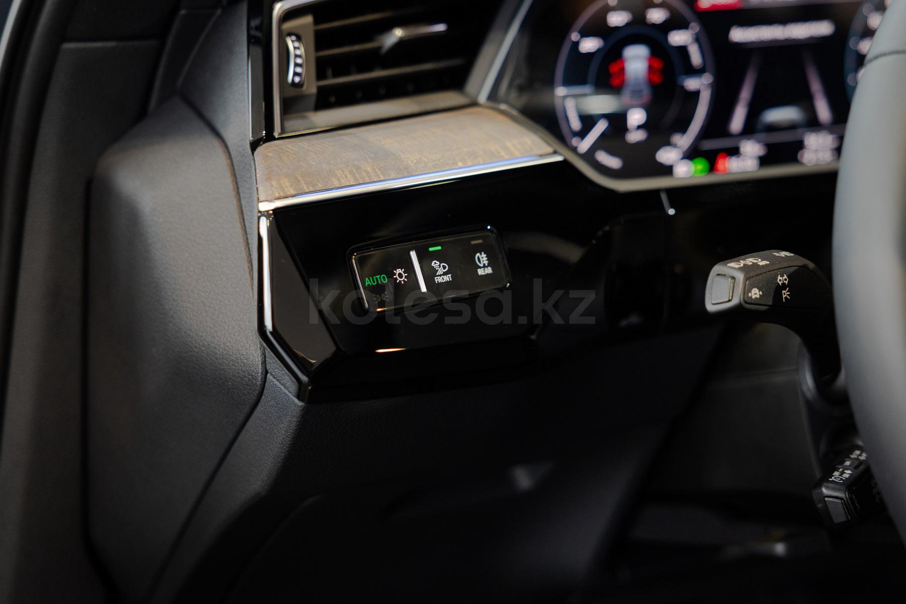 Audi Q8 e-tron SUV 2022 - н.в. года от 34 999 000 тенге