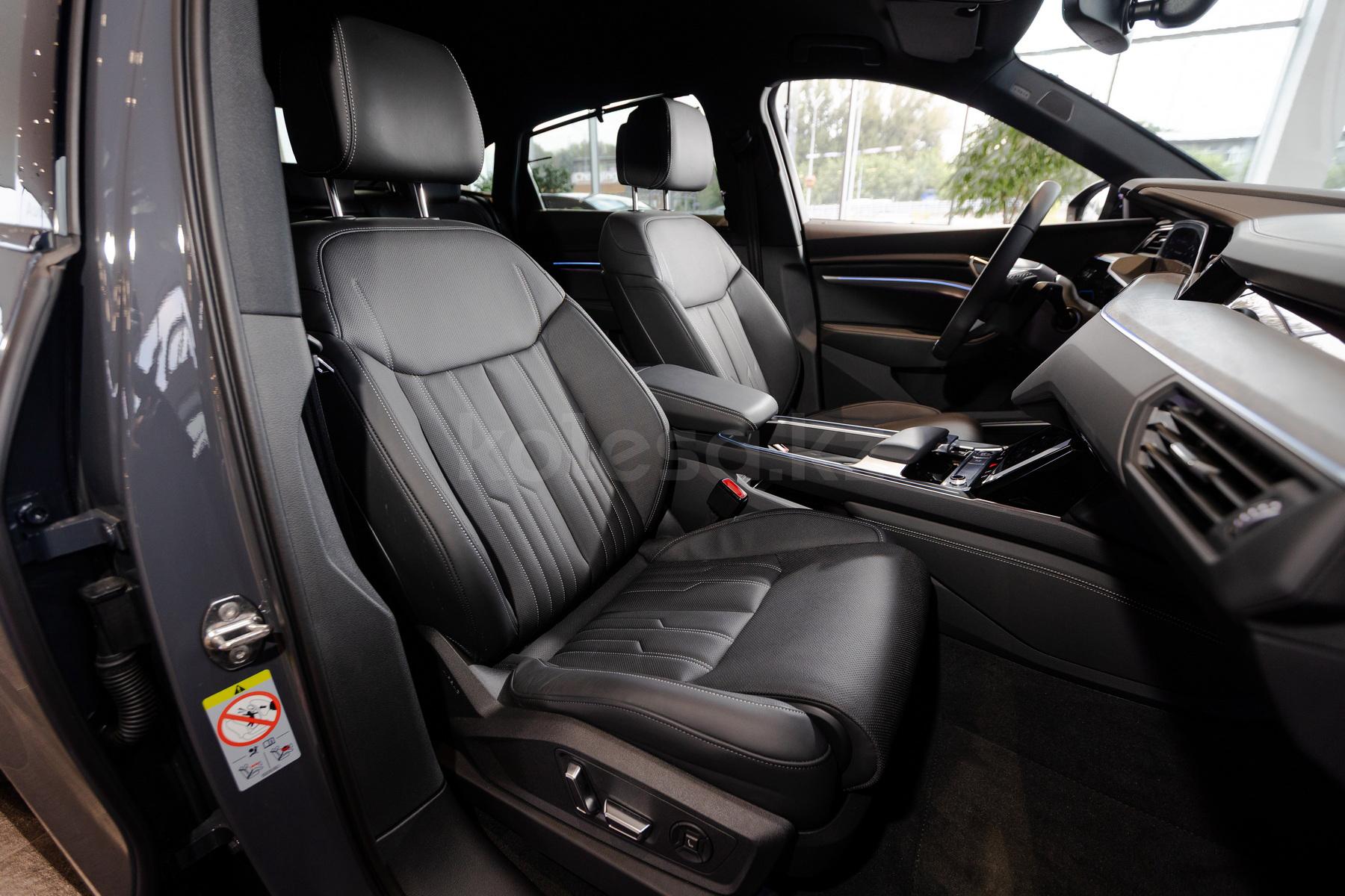 Audi Q8 e-tron SUV 2022 - н.в. года от 34 999 000 тенге