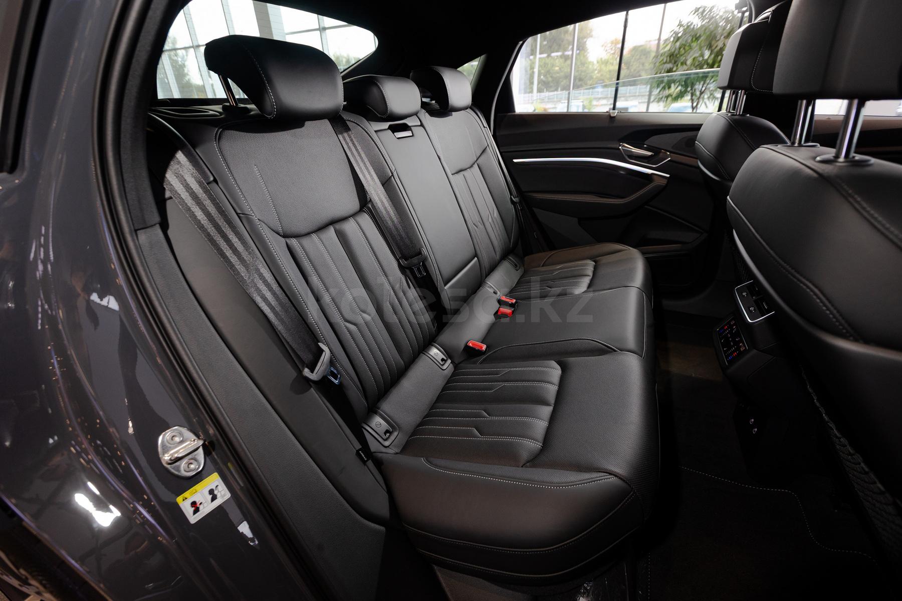 Audi Q8 e-tron SUV 2022 - н.в. года от 34 999 000 тенге