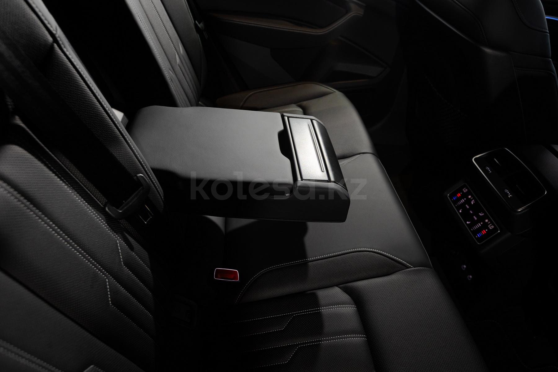 Audi Q8 e-tron SUV 2022 - н.в. года от 34 999 000 тенге