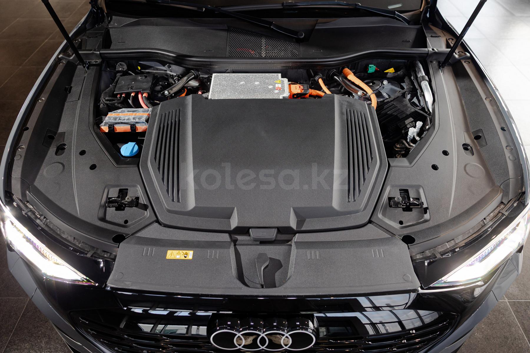 Audi Q8 e-tron SUV 2022 - н.в. года от 34 999 000 тенге