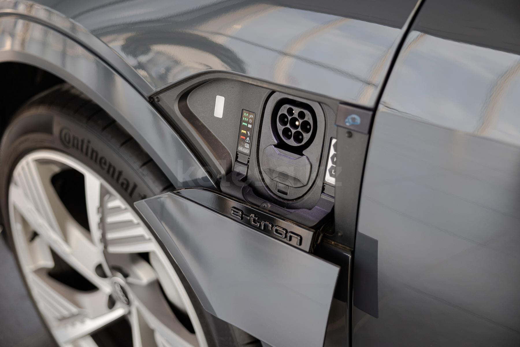 Audi Q8 e-tron SUV 2022 - н.в. года от 34 999 000 тенге