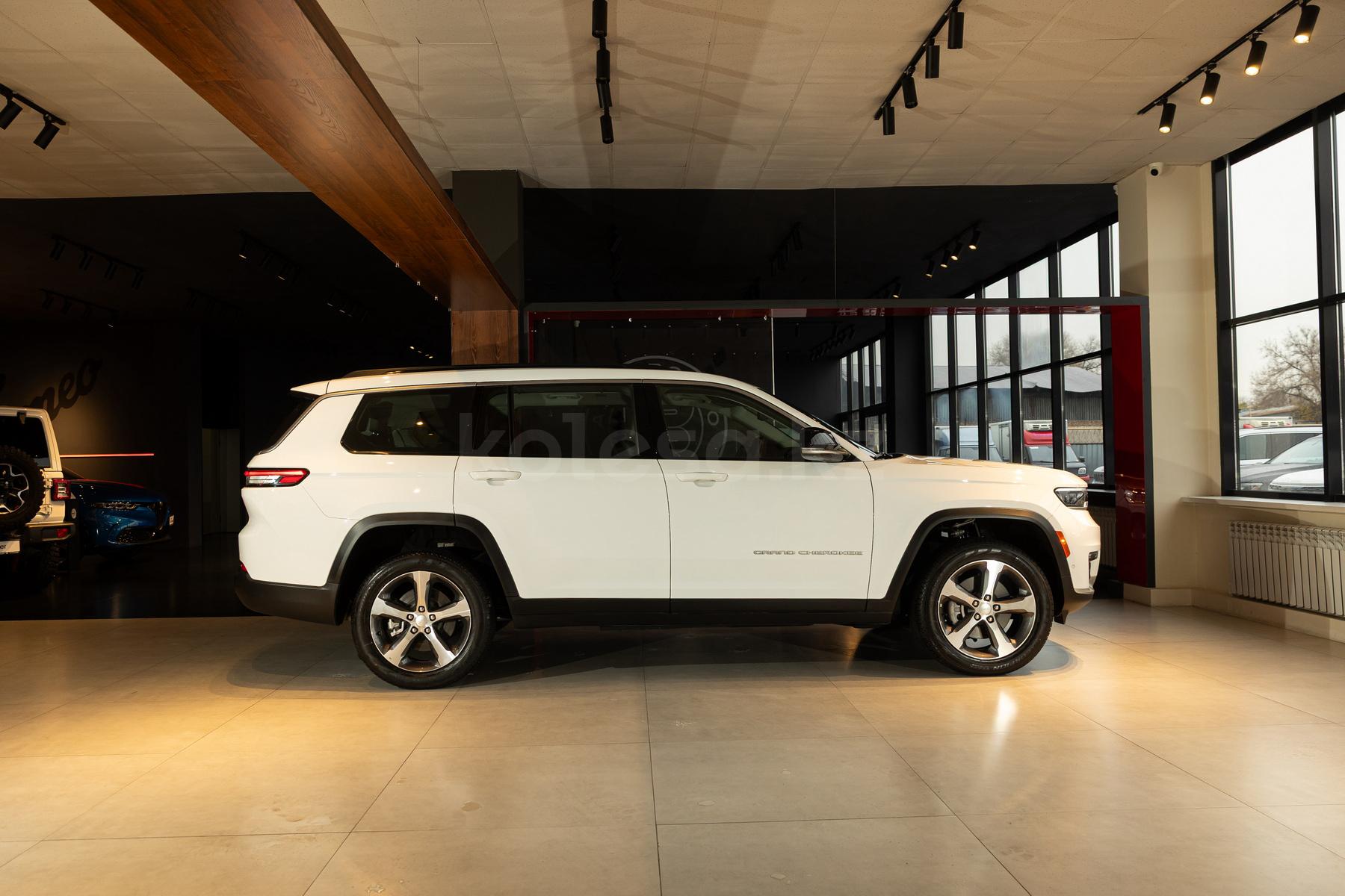 Jeep Grand Cherokee SUV 2021 - н.в. года от 36 900 000 тенге