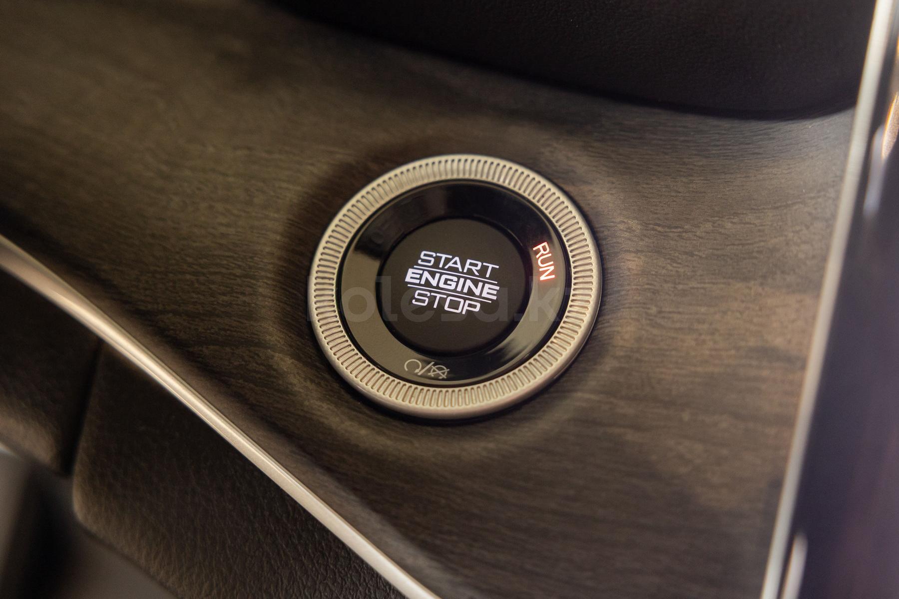 Jeep Grand Cherokee SUV 2021 - н.в. года от 36 900 000 тенге