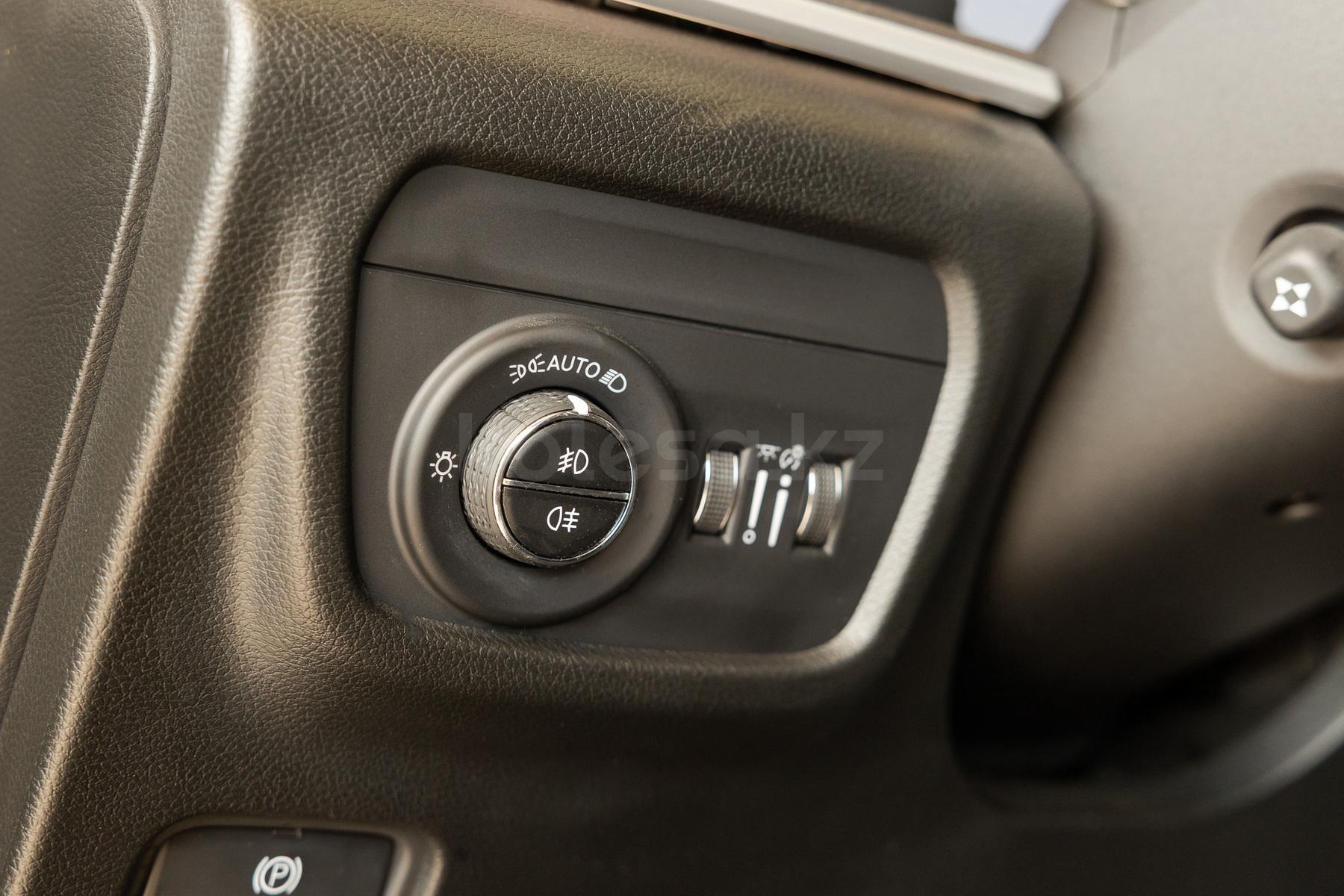 Jeep Grand Cherokee SUV 2021 - н.в. года от 36 900 000 тенге