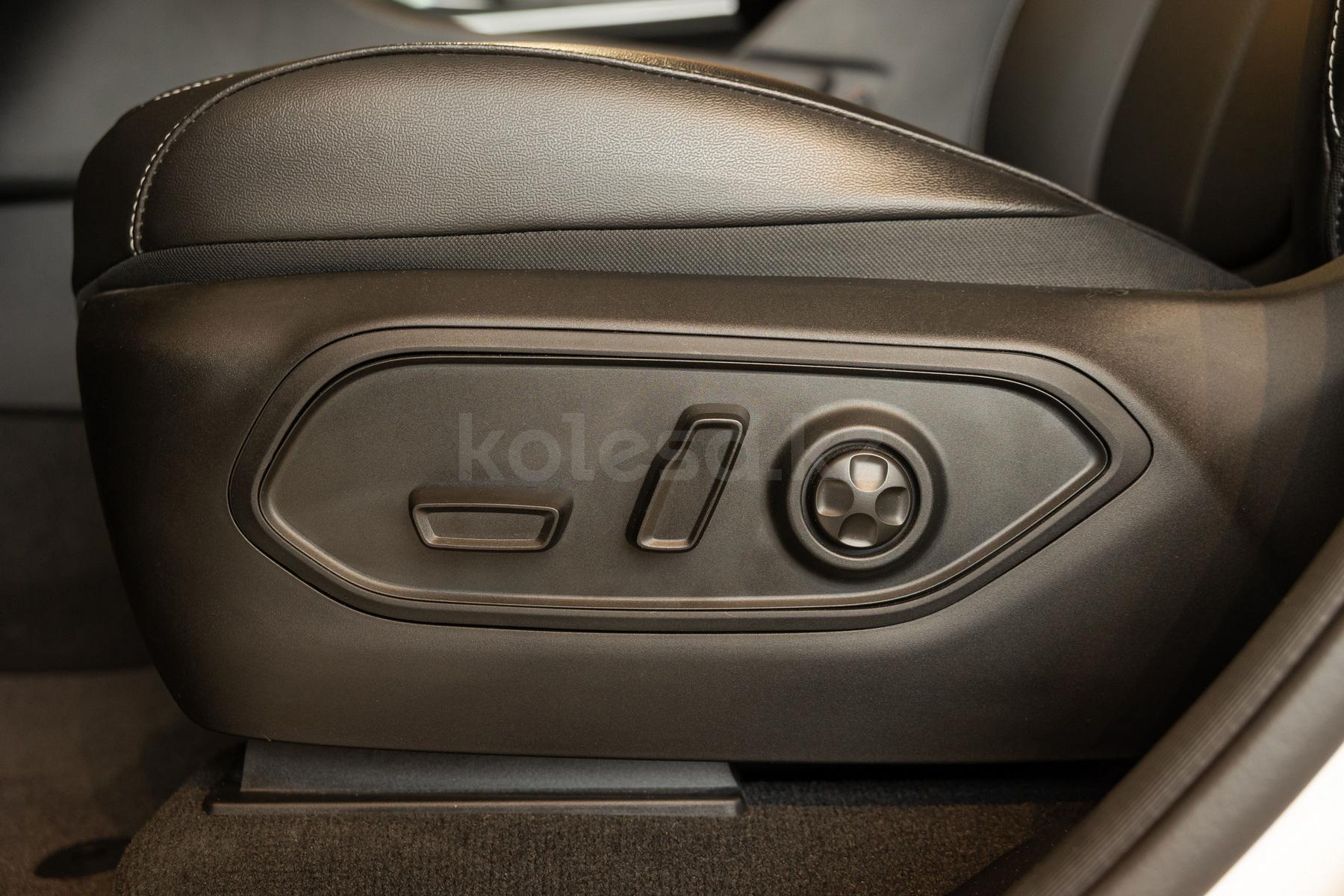 Jeep Grand Cherokee SUV 2021 - н.в. года от 36 900 000 тенге