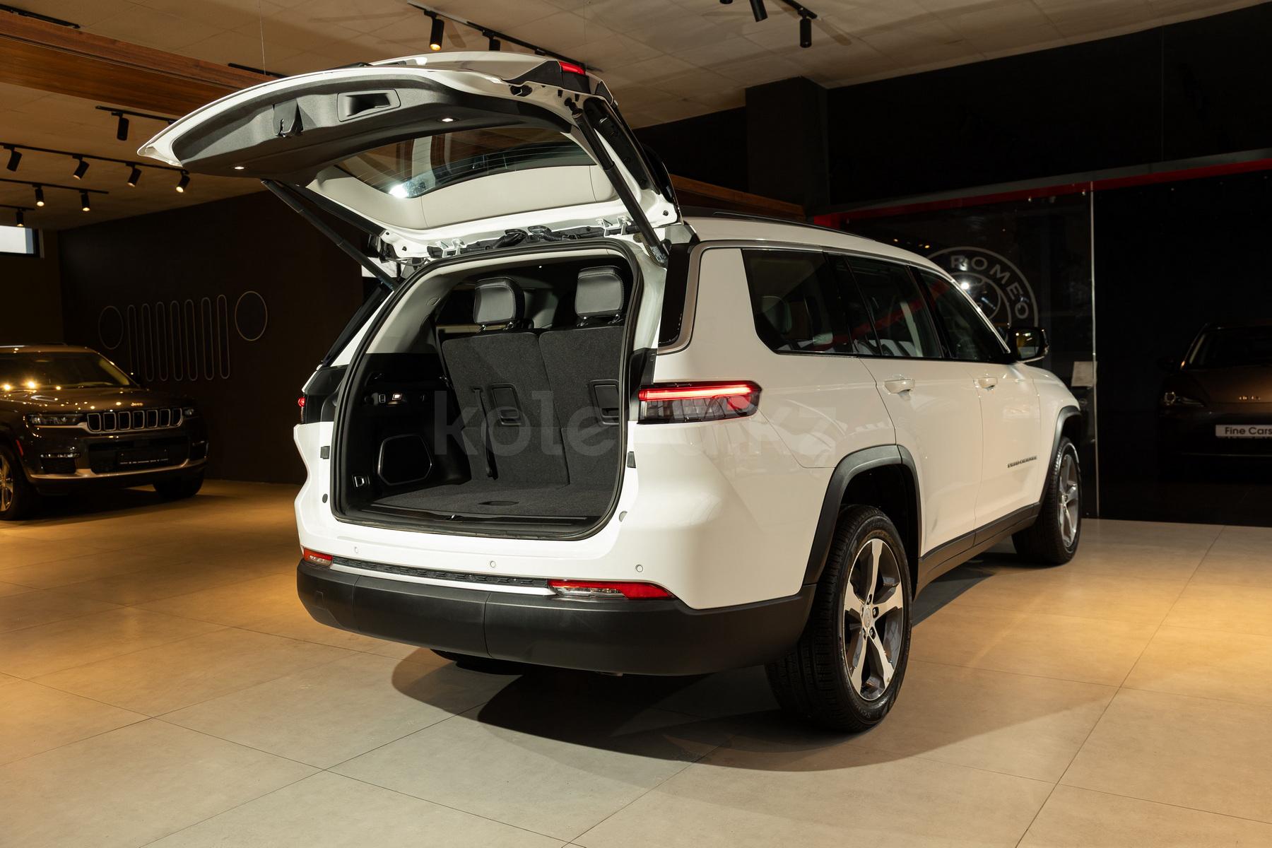 Jeep Grand Cherokee SUV 2021 - н.в. года от 36 900 000 тенге