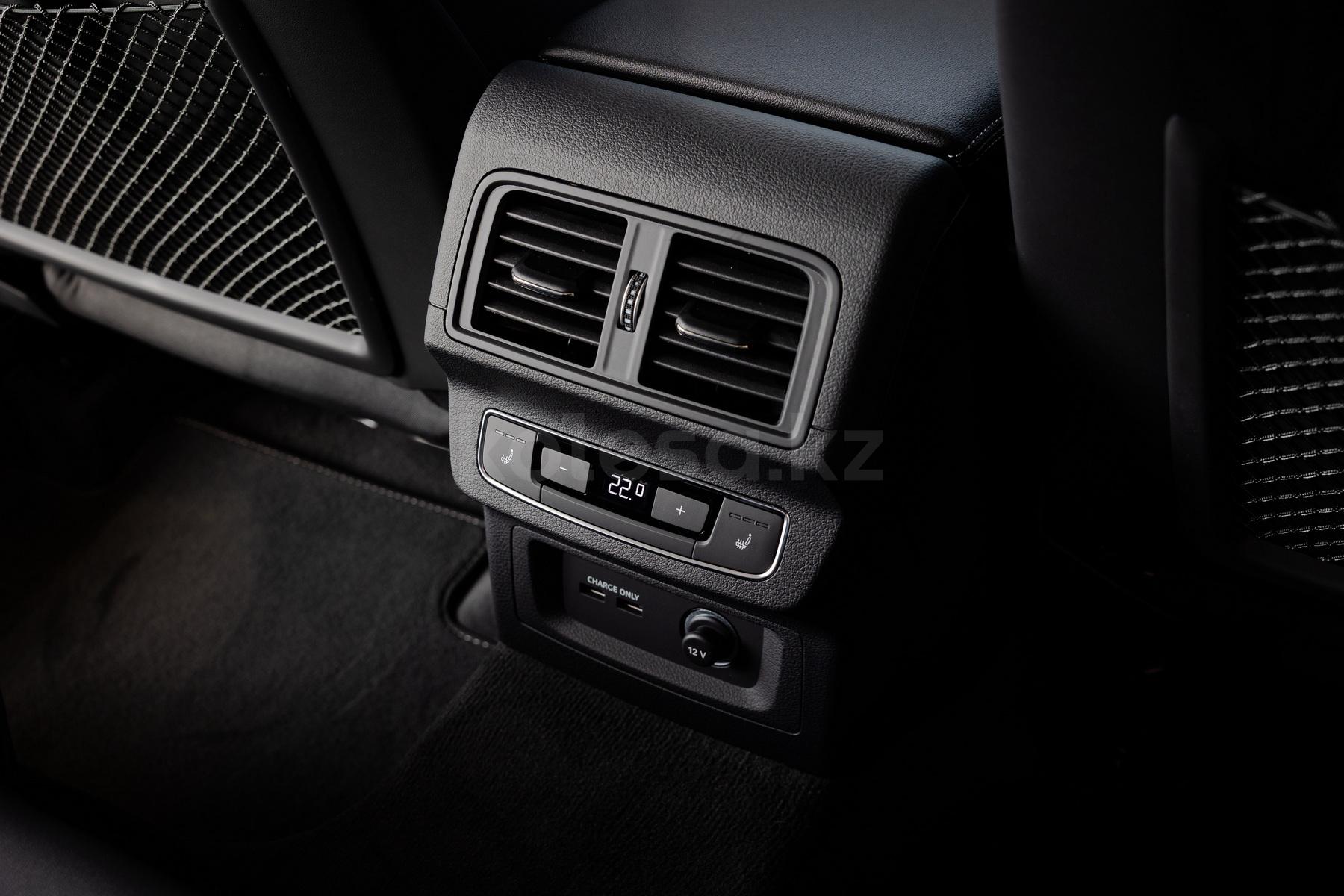 Audi SQ5 SUV 2020 - 2024 года от 39 500 000 тенге