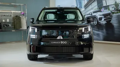 Lynk & Co 900