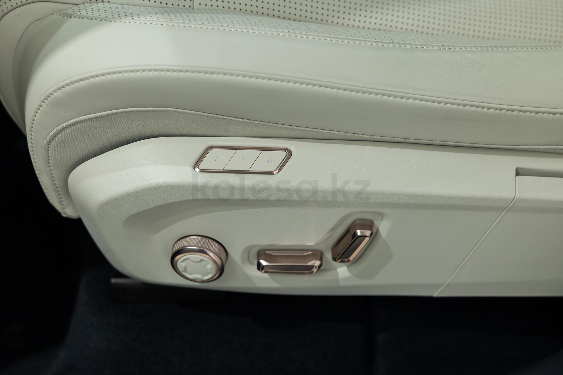 Lynk & Co 900 SUV 2025 - н.в. года от 25 500 000 тенге