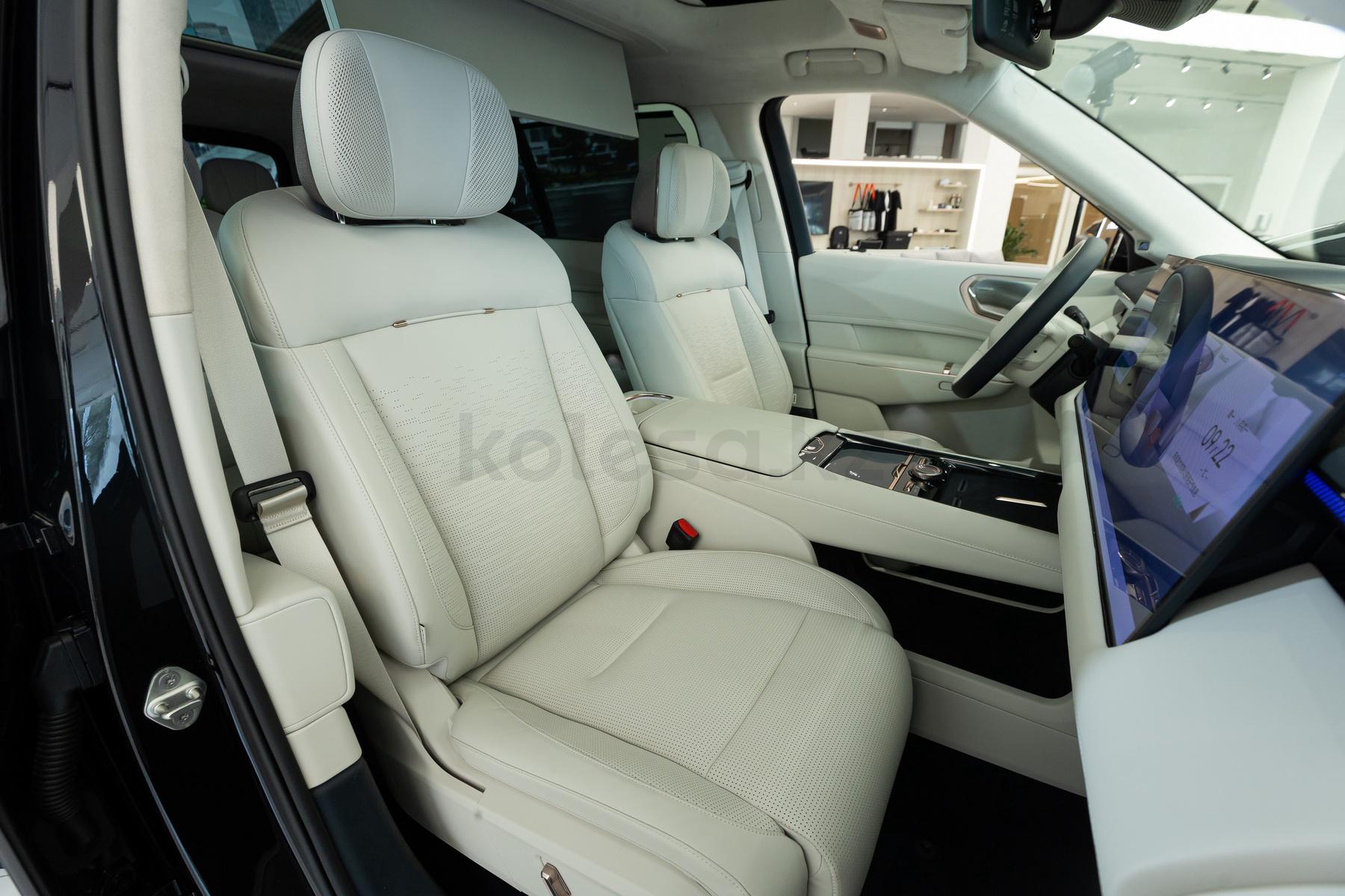 Lynk & Co 900 SUV 2025 - н.в. года от 25 500 000 тенге