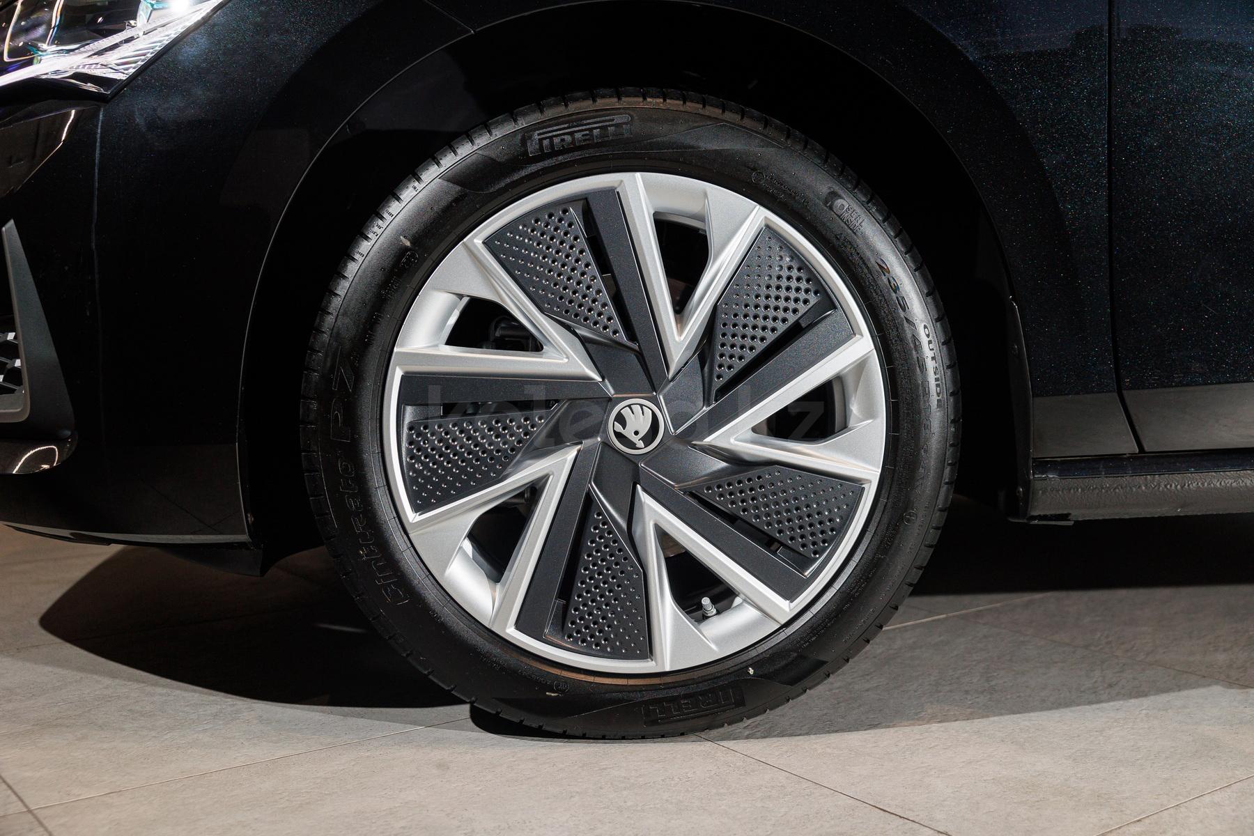 Skoda Superb D 2023 - н.в. года от 16 300 000 тенге