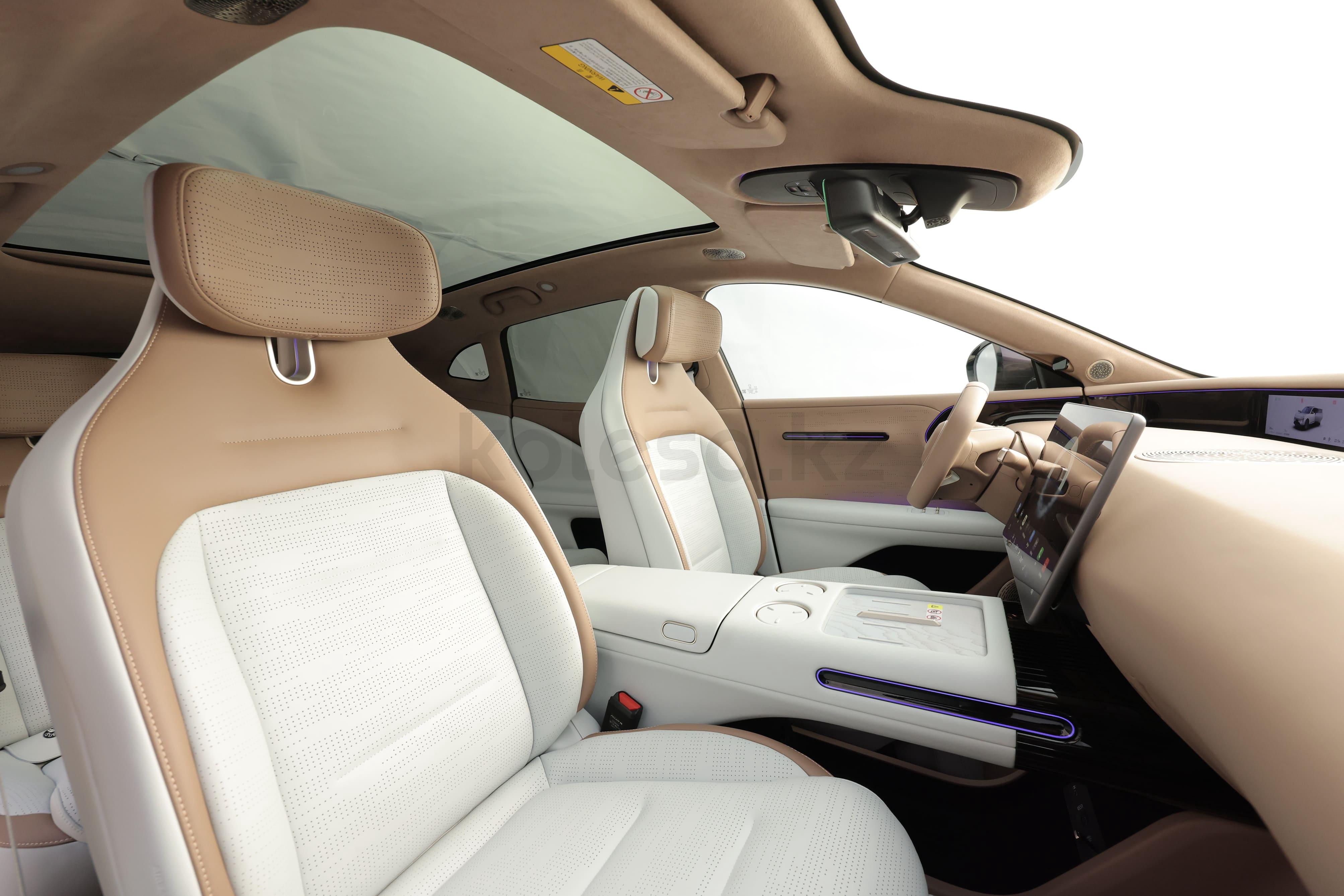 Avatr 07 SUV 2024 - н.в. года от 13 750 000 тенге