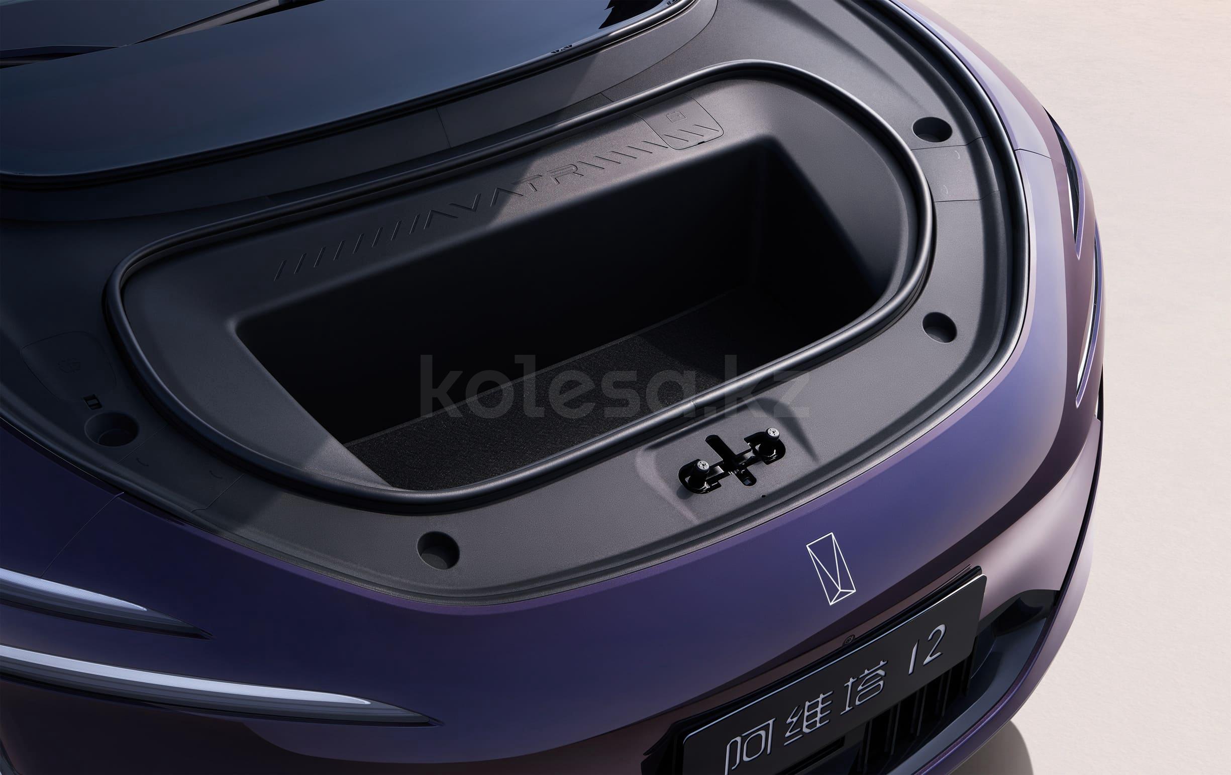 Avatr 12 E 2023 - н.в. года от 23 000 000 тенге