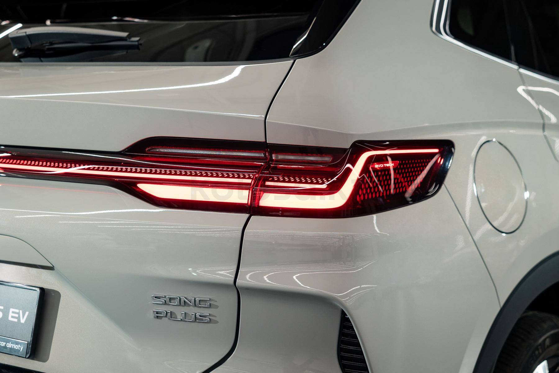 BYD Song Plus EV SUV 2023 - н.в. года от 10 000 000 тенге