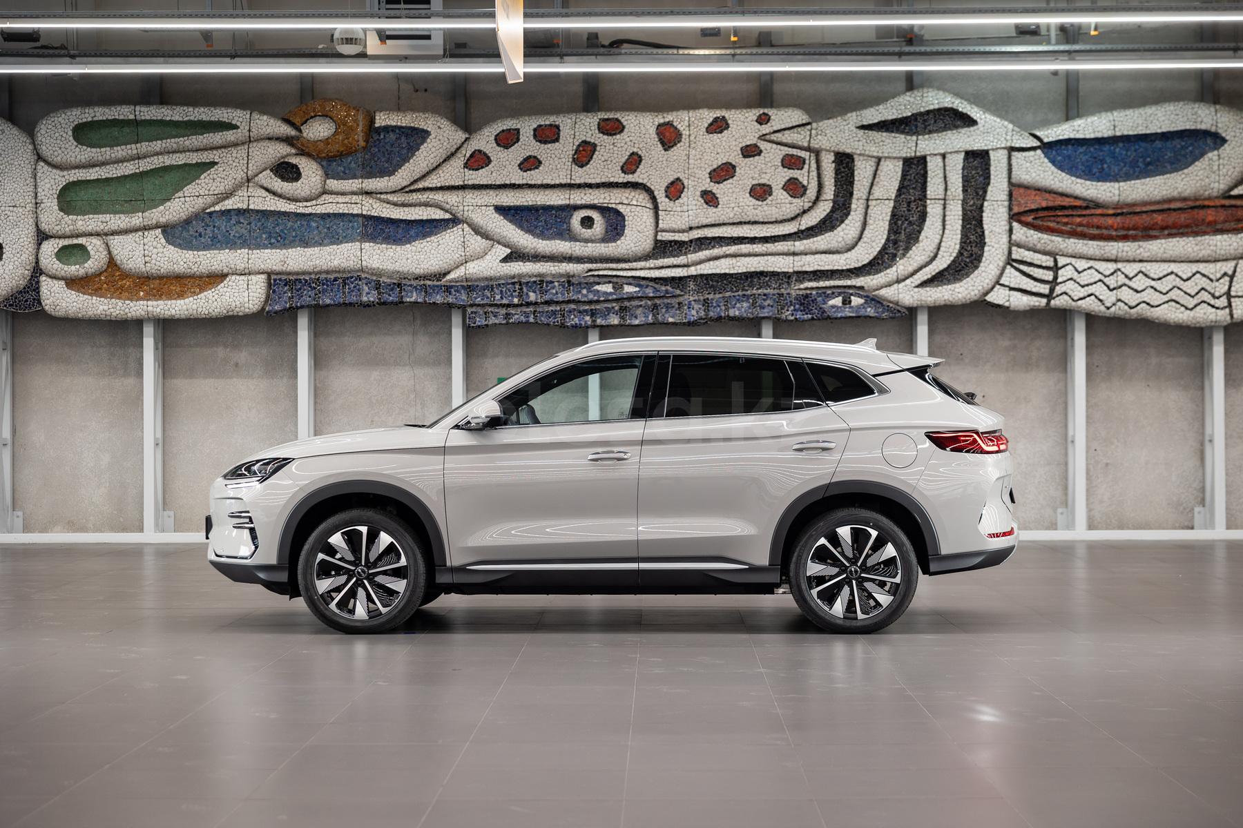 BYD Song Plus EV SUV 2023 - н.в. года от 10 000 000 тенге