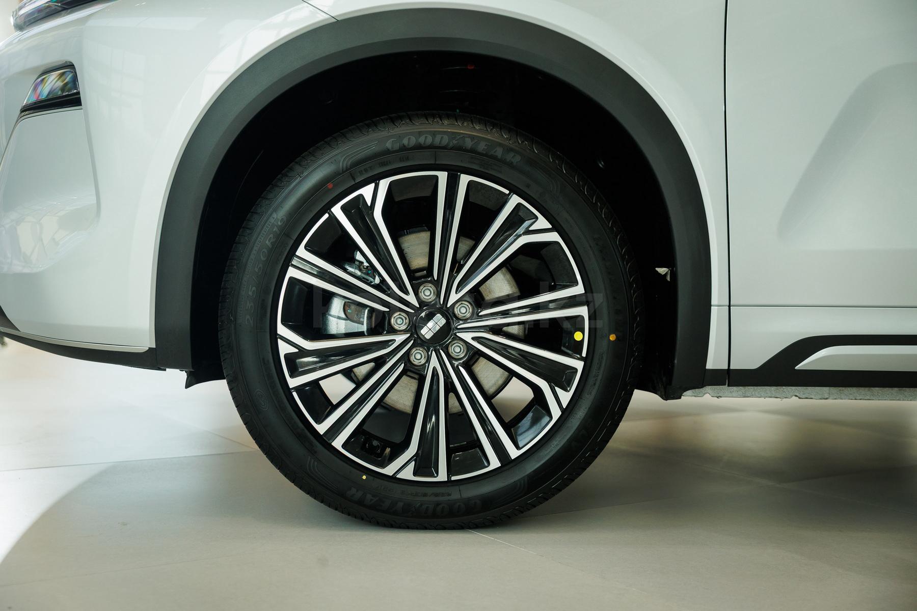 Geely Galaxy EX5 EM-i SUV 2025 - н.в. года от 11 990 000 тенге