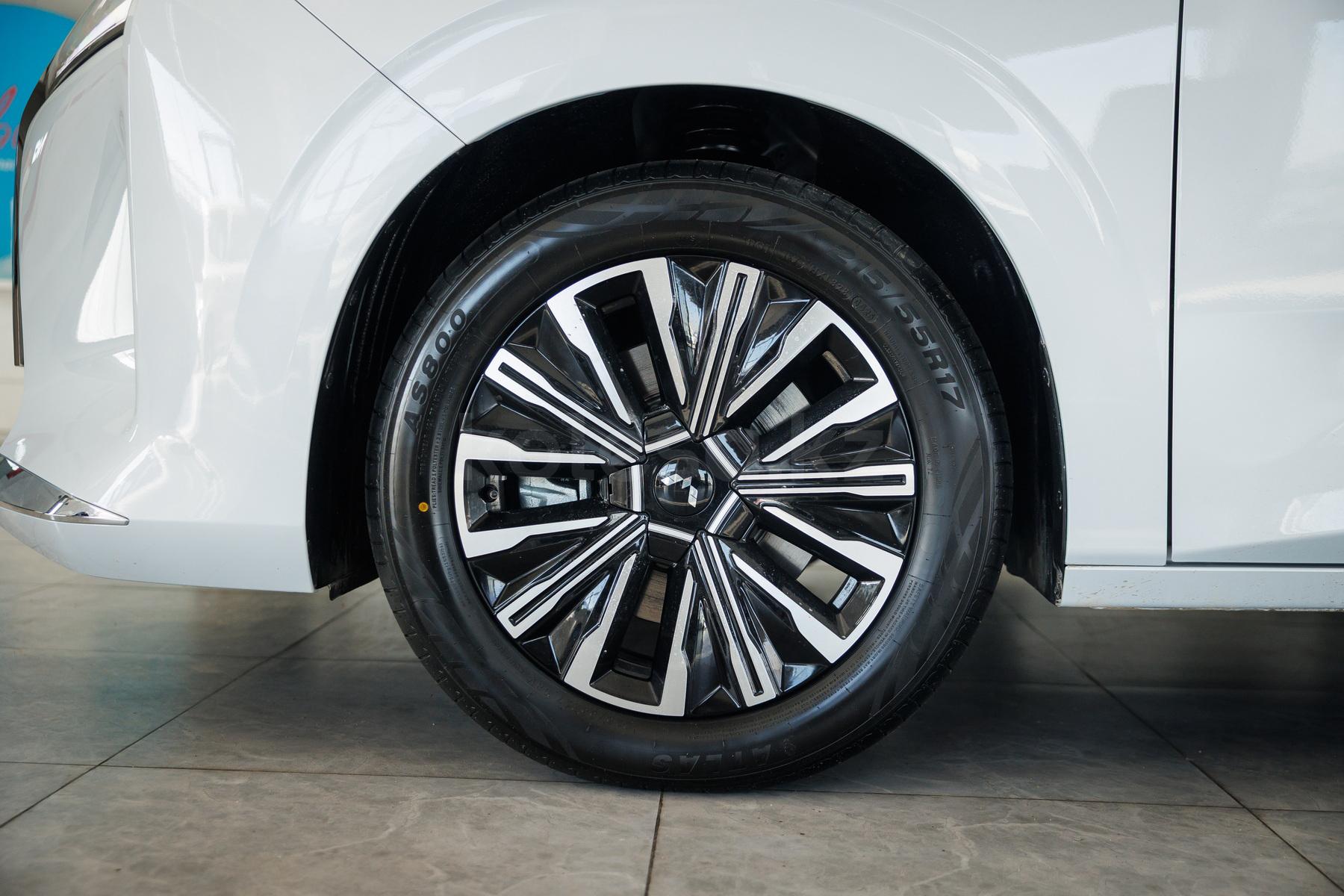 Wuling Starlight 730 M 2025 - н.в. года от 13 790 000 тенге