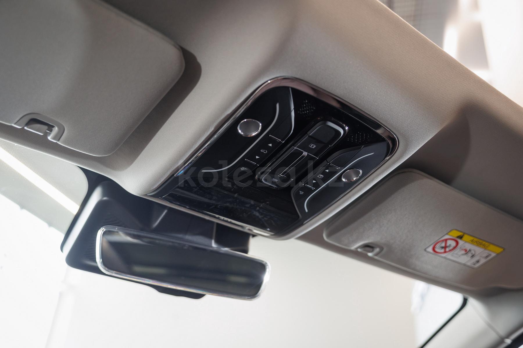 Soueast S09 SUV 2024 - н.в. года от 15 490 000 тенге