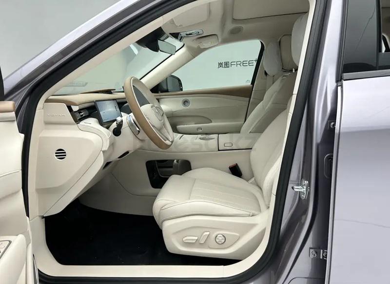 Voyah Free Plus SUV 2025 - н.в. года от 20 500 000 тенге
