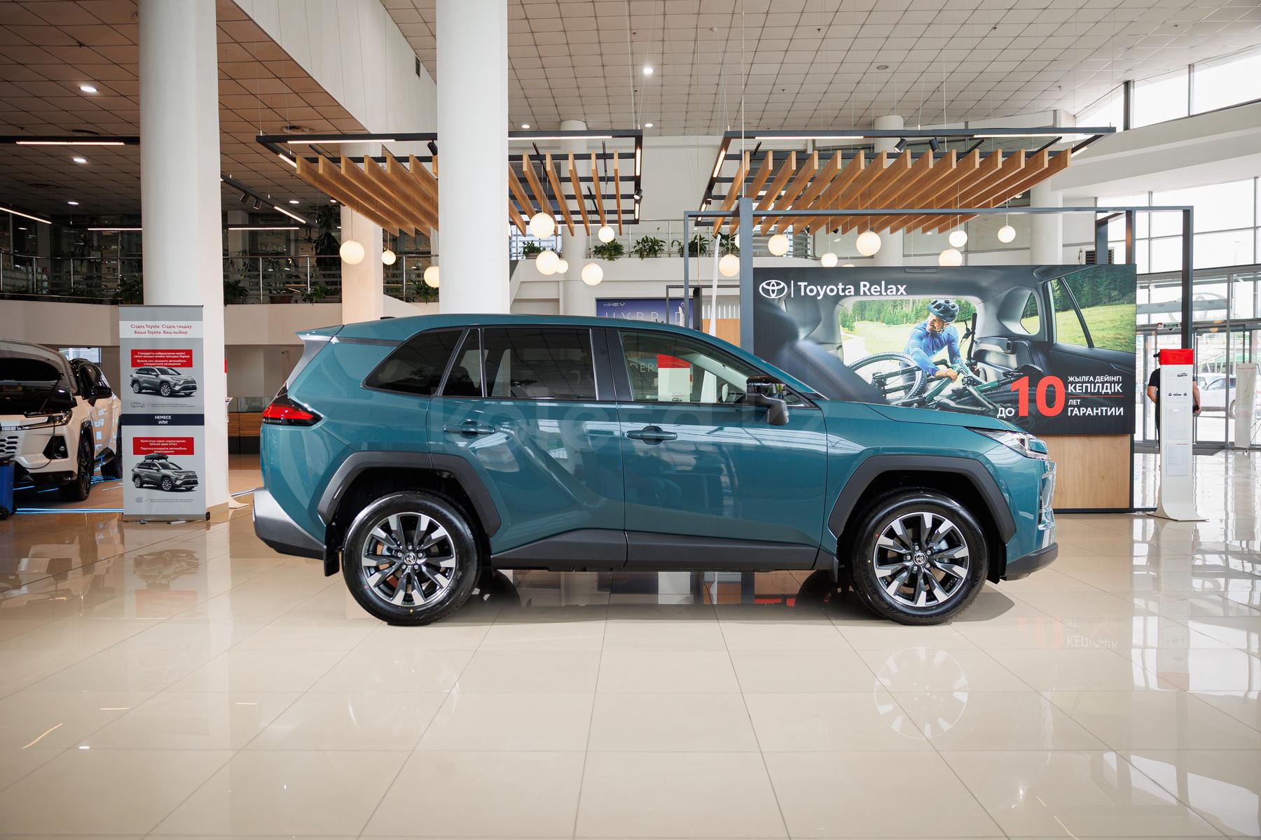 Toyota RAV4 SUV 2025 - н.в. года от 17 900 000 тенге