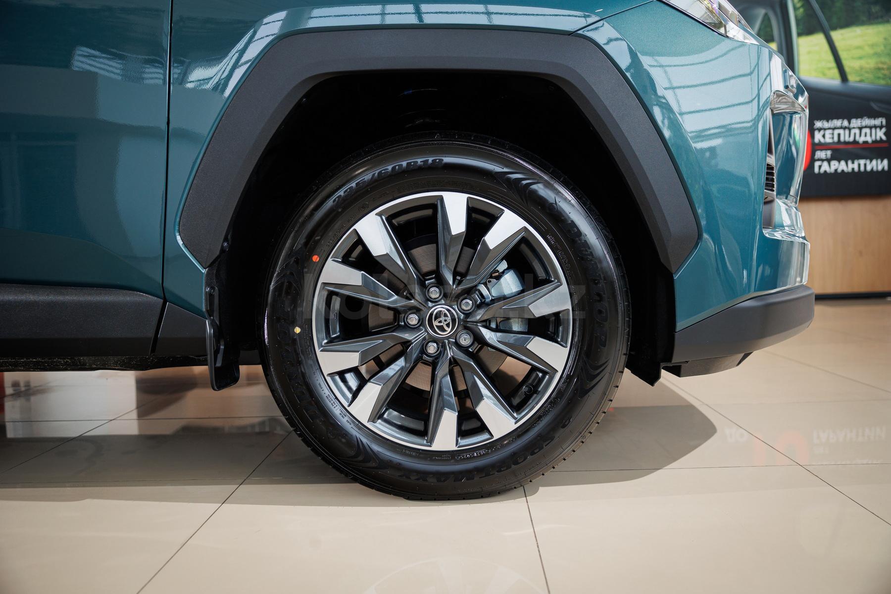 Toyota RAV4 SUV 2025 - н.в. года от 17 900 000 тенге